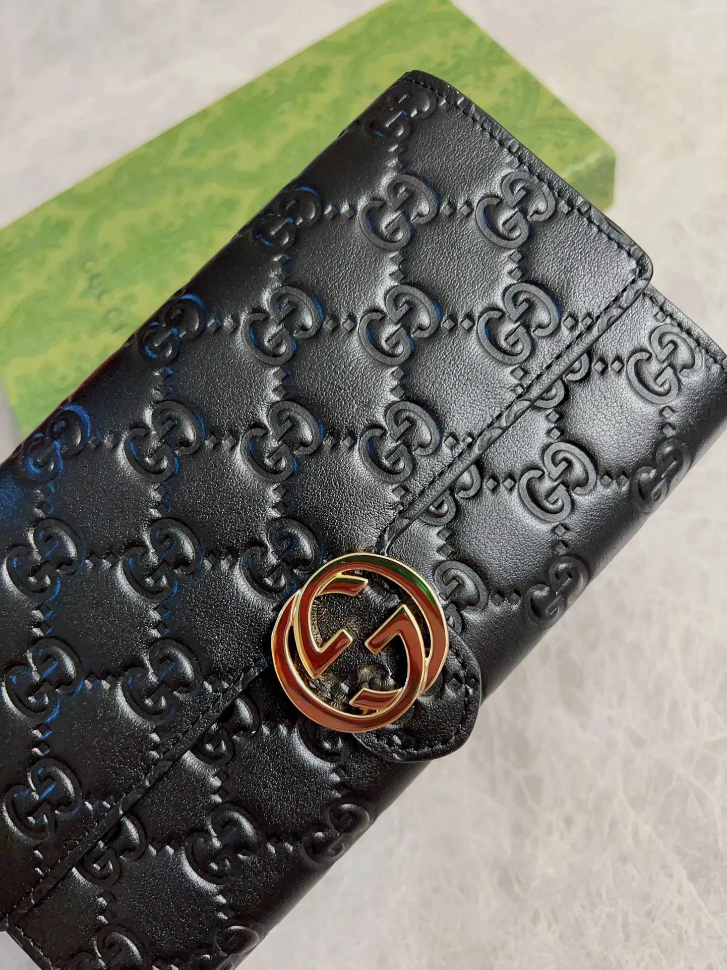 💰440 🇭🇺🇭🇺The latest model Original Ferrari leather ~ Pressed GⓂ️Ⓜ️Original double G hardware Ⓜ️Ⓜ️Exquisite oil edges! Model: 615524, size: 19x10x2.5cm, color: pressed G/black!