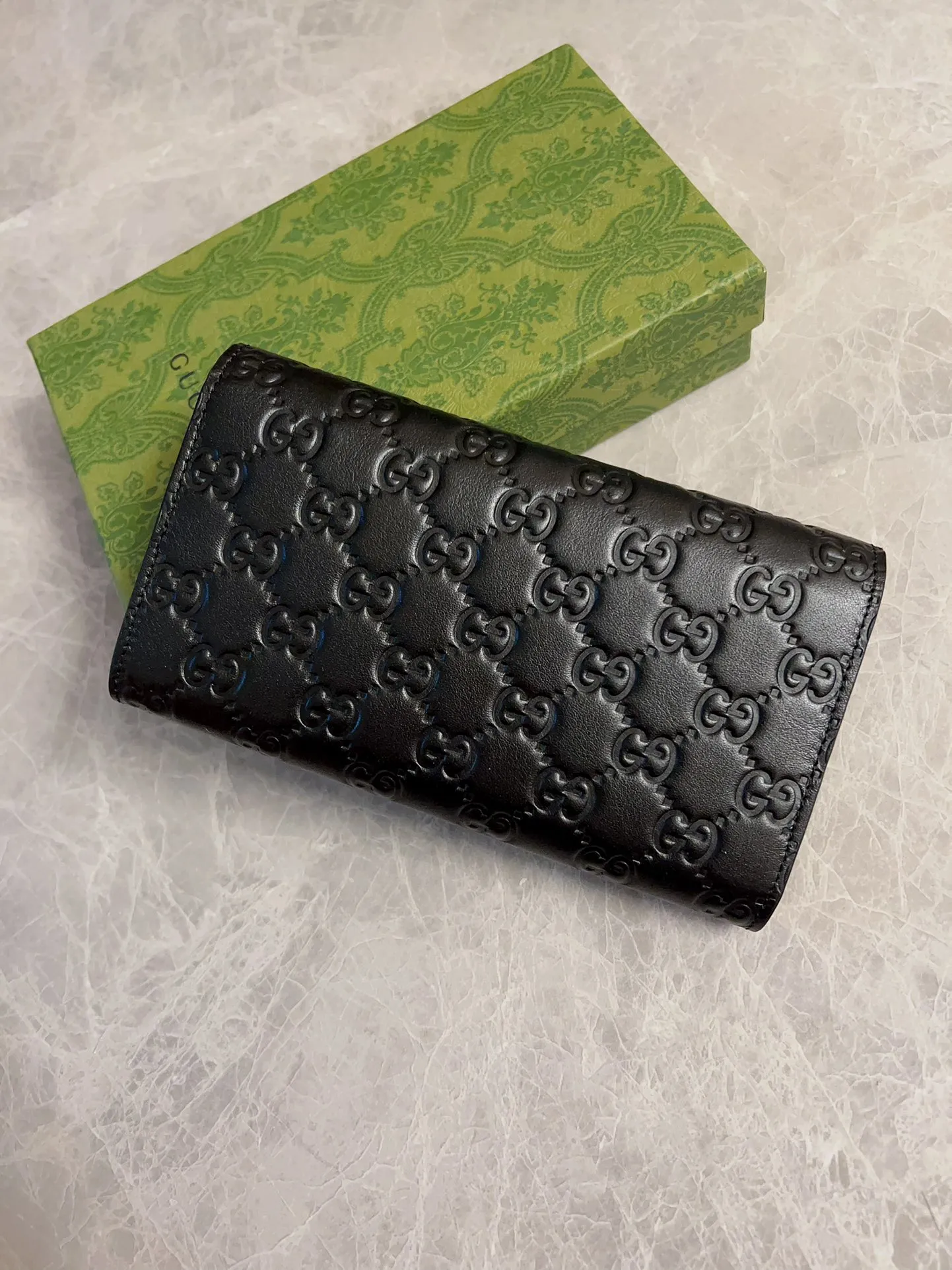💰440 🇭🇺🇭🇺The latest model Original Ferrari leather ~ Pressed GⓂ️Ⓜ️Original double G hardware Ⓜ️Ⓜ️Exquisite oil edges! Model: 615524, size: 19x10x2.5cm, color: pressed G/black!