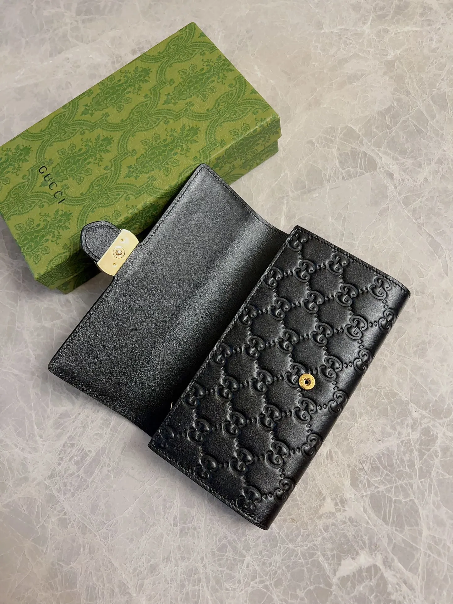 💰440 🇭🇺🇭🇺The latest model Original Ferrari leather ~ Pressed GⓂ️Ⓜ️Original double G hardware Ⓜ️Ⓜ️Exquisite oil edges! Model: 615524, size: 19x10x2.5cm, color: pressed G/black!