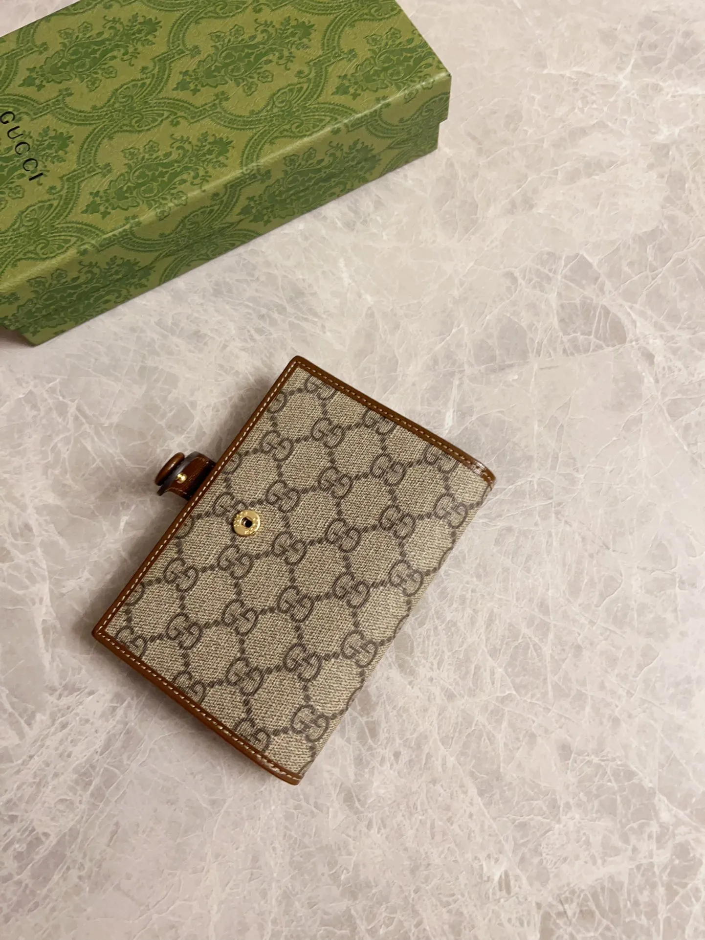 💰350 Real photos! Passport holder model number 724562 Pvc brown black pvc ~🎈🎈🎈 size: width 10.5x height 14.5, 🎉🎉🎉 shipped!