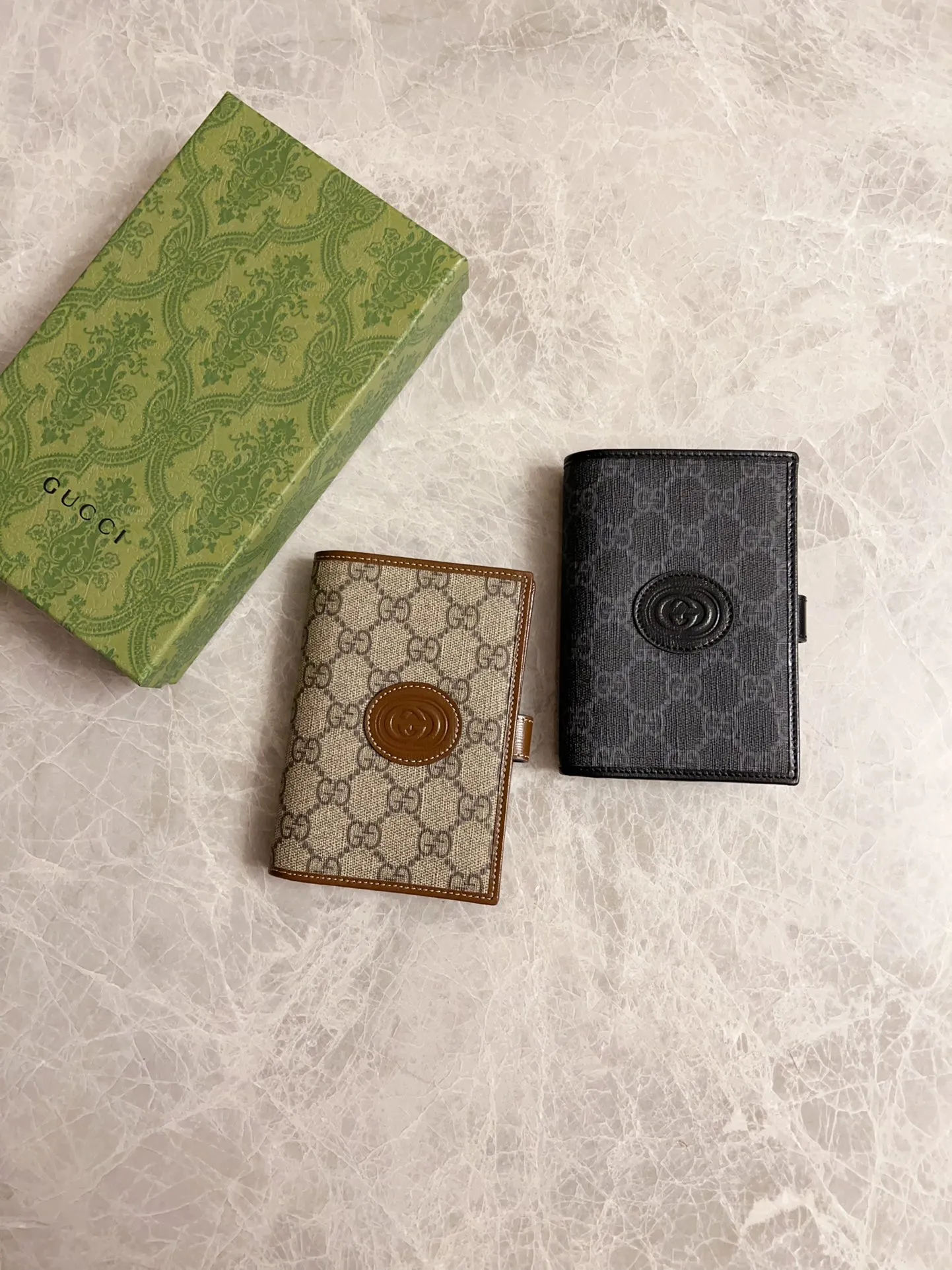 💰350 Real photos! Passport holder model number 724562 Pvc brown black pvc ~🎈🎈🎈 size: width 10.5x height 14.5, 🎉🎉🎉 shipped!