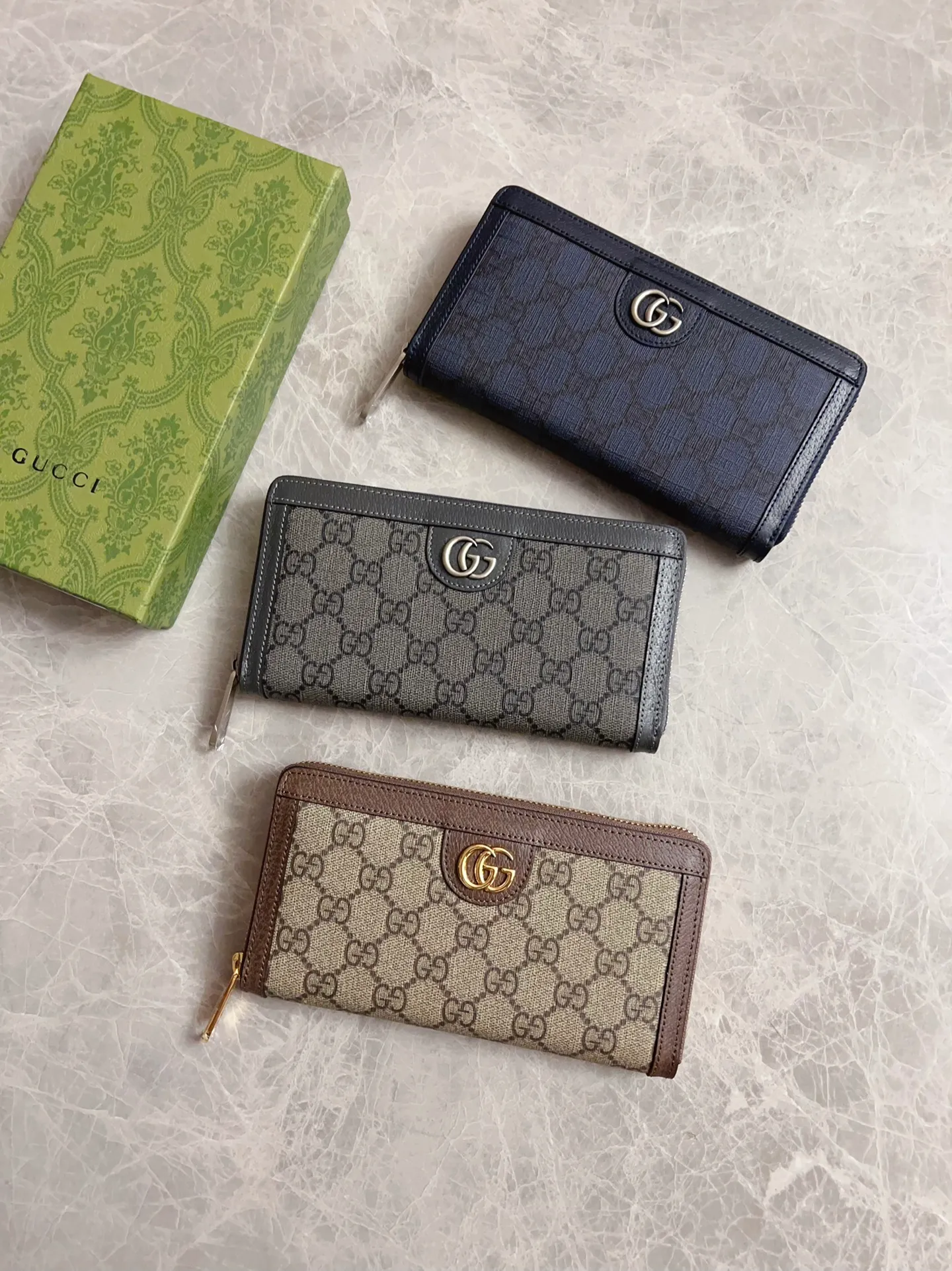 💰440 🇭🇺🇭🇺GucciO’s latest phidia series zipper bag, Ophidia series items have endless retro feelings. Gray GG Supreme canvas, gray cowhide piping, palladium tone hardware Double G Model: 706844 Dimensions: 19x 10x2.5cm Color: gray/pvc.