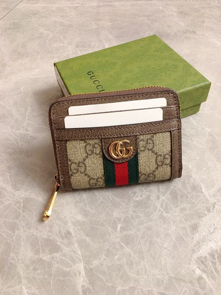 💰380 🇭🇺🇭🇺GG Marmont series🧼🧼Card holder~Business card collection in one🧼🧼Elegant and exquisite design, a must-have and versatile item! Super awesome! Model: 658552. Size: 11.5*8.5*3cm. Color: brown/PVC