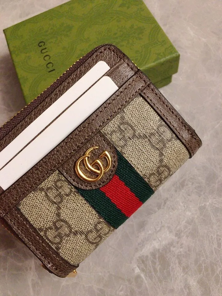 💰380 🇭🇺🇭🇺GG Marmont series🧼🧼Card holder~Business card collection in one🧼🧼Elegant and exquisite design, a must-have and versatile item! Super awesome! Model: 658552. Size: 11.5*8.5*3cm. Color: brown/PVC