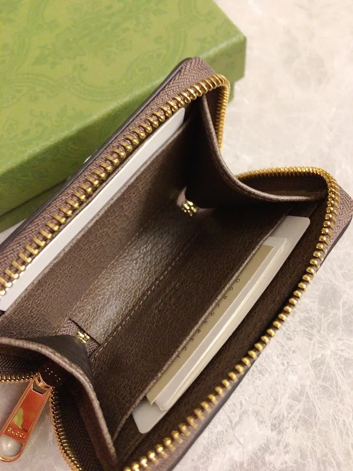 💰380 🇭🇺🇭🇺GG Marmont series🧼🧼Card holder~Business card collection in one🧼🧼Elegant and exquisite design, a must-have and versatile item! Super awesome! Model: 658552. Size: 11.5*8.5*3cm. Color: brown/PVC