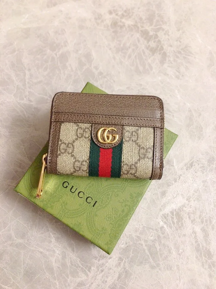💰380 🇭🇺🇭🇺GG Marmont series🧼🧼Card holder~Business card collection in one🧼🧼Elegant and exquisite design, a must-have and versatile item! Super awesome! Model: 658552. Size: 11.5*8.5*3cm. Color: brown/PVC