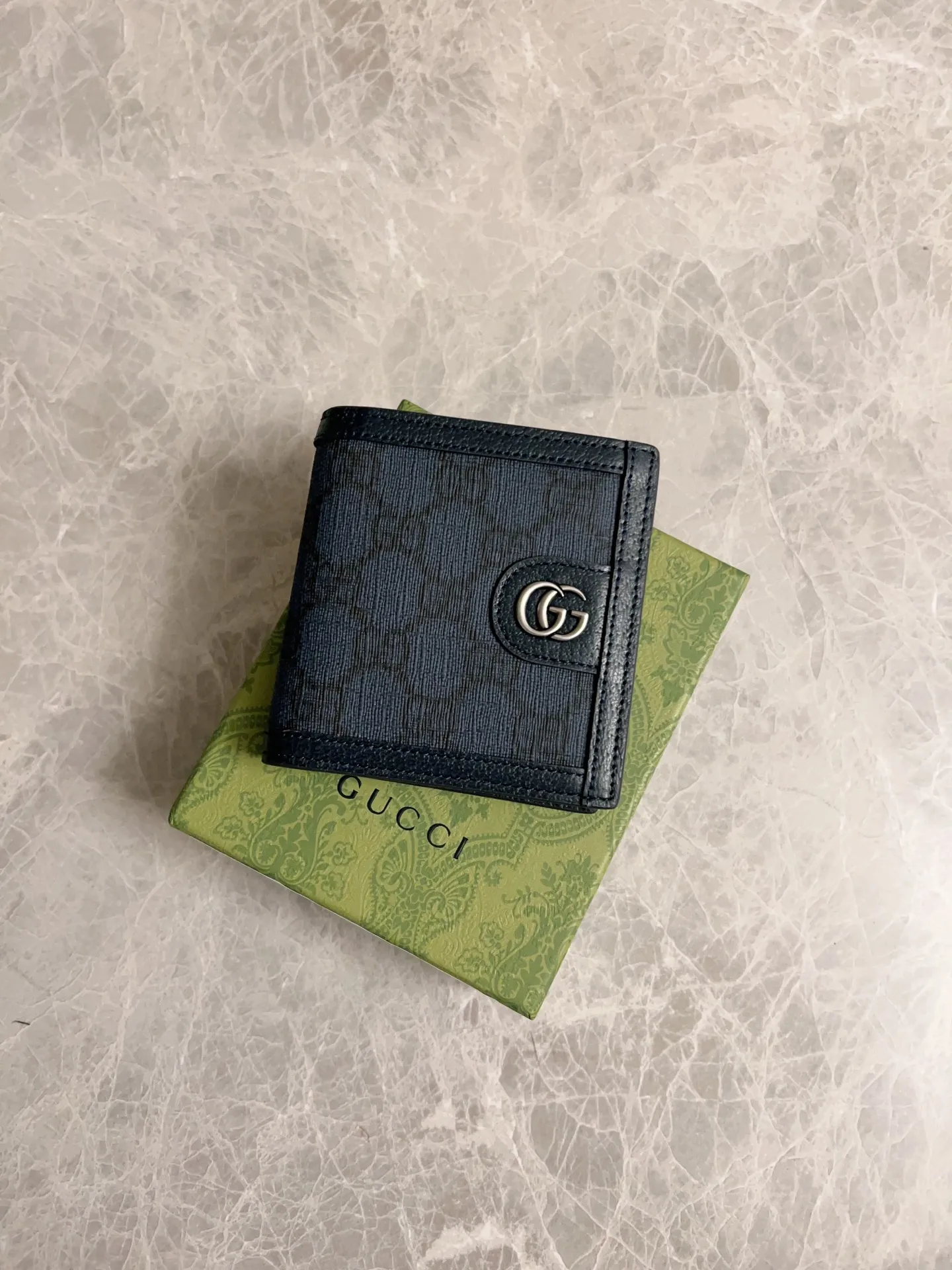 💰320 🇭🇺🇭🇺GucciO’s latest phidia series mid-length wallet bag, the Ophidia series items have endless retro feelings. Dark blue GG Supreme canvas, dark blue cowhide piping, palladium tone hardware Double G Model: 732016 Dimensions: 10x 10cm Color: dark blue/pvc.