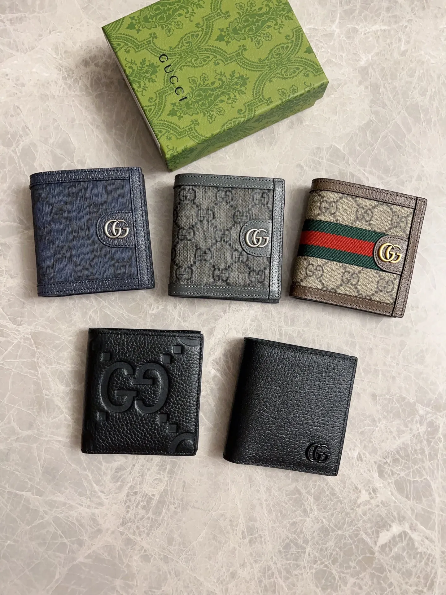 💰320 🇭🇺🇭🇺GucciO’s latest phidia series mid-length wallet bag, the Ophidia series items have endless retro feelings. Dark blue GG Supreme canvas, dark blue cowhide piping, palladium tone hardware Double G Model: 732016 Dimensions: 10x 10cm Color: dark blue/pvc.