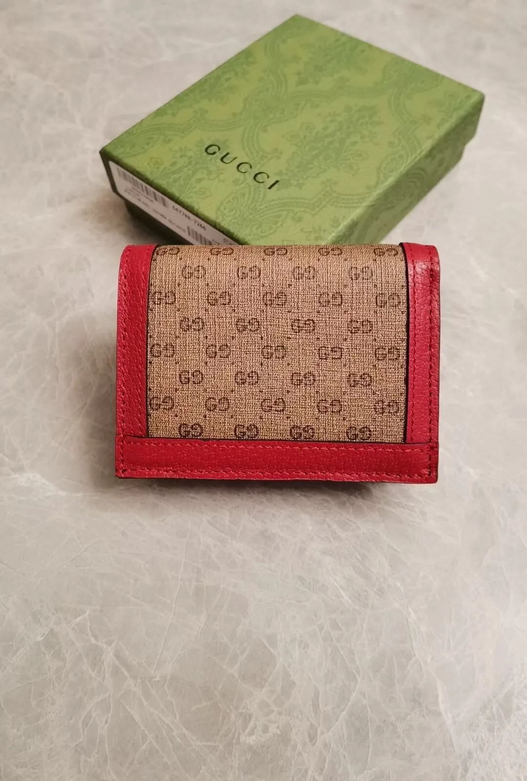 💰370🇭🇺🇭🇺 GUCCI latest! Original product! 🧤 🧤 Doraemon x Gucci joint series ~ short clip wallet ~ card holder! The various cute expressions of "Big Fatty" Doraemon are torn-printed on PVC high-grade fabrics and matched with original factory pig-grain cowhide, exquisite and fashionable, model number: 647788, size: 11x8.5x3cm