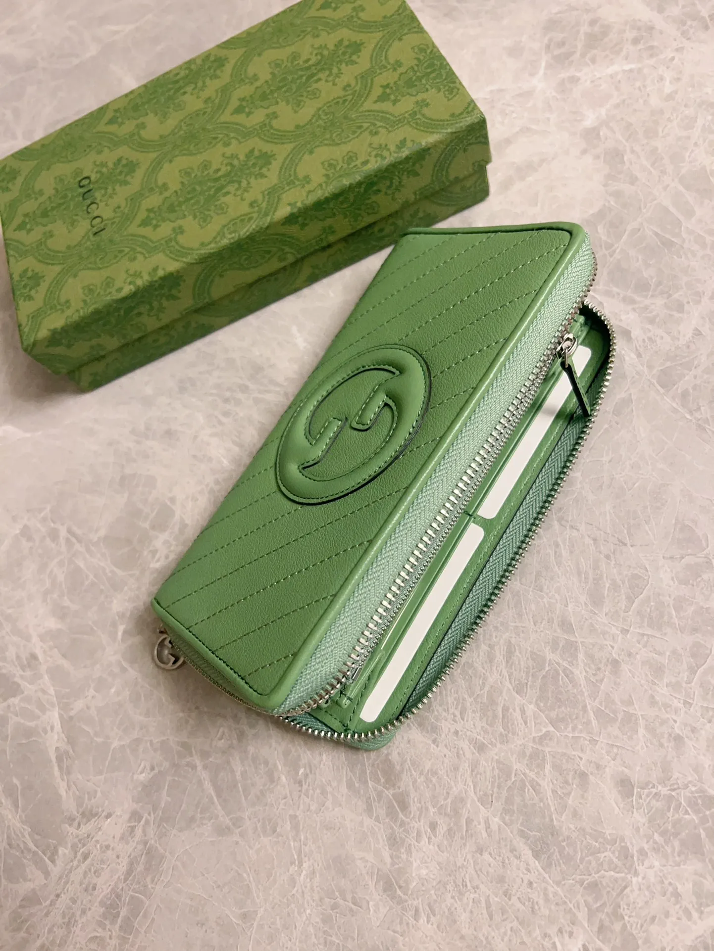 💰480🇭🇺🇭🇺Gucci Blondie series full zipper wallet Model: 760312 Size: 11 (length) x 19.5 (width) x 3cm (thickness) Color: green/original leather. Made in Italy