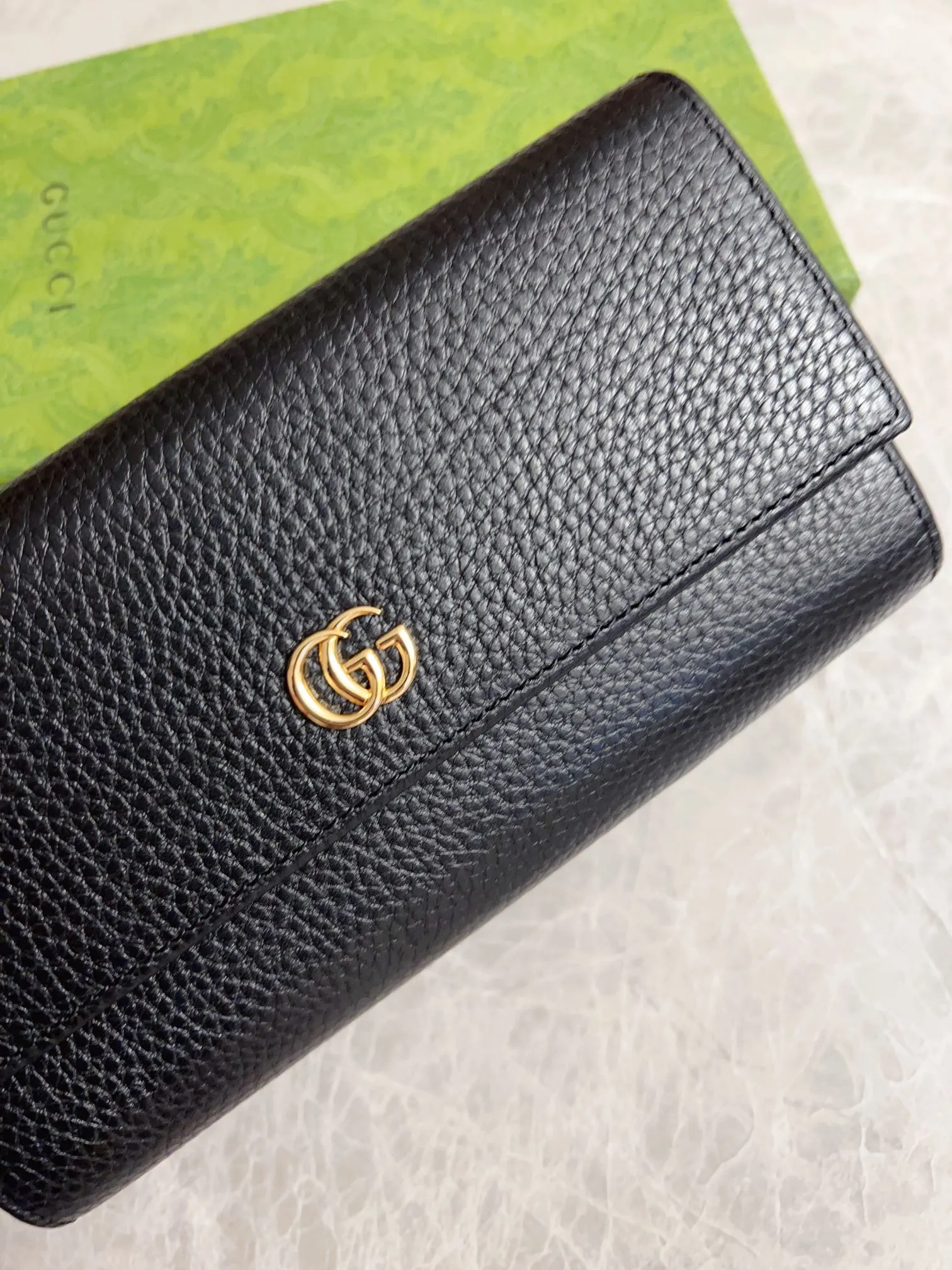 💰420 🇭🇺🇭🇺 New product, original quality! 🍁🍁Model number: 456116, imported natural cowhide leather🍁🍁With the latest double G metal logo🍁🍁Size: 19x 10x 2.5cm, color: black, exquisite and luxurious🍁🍁