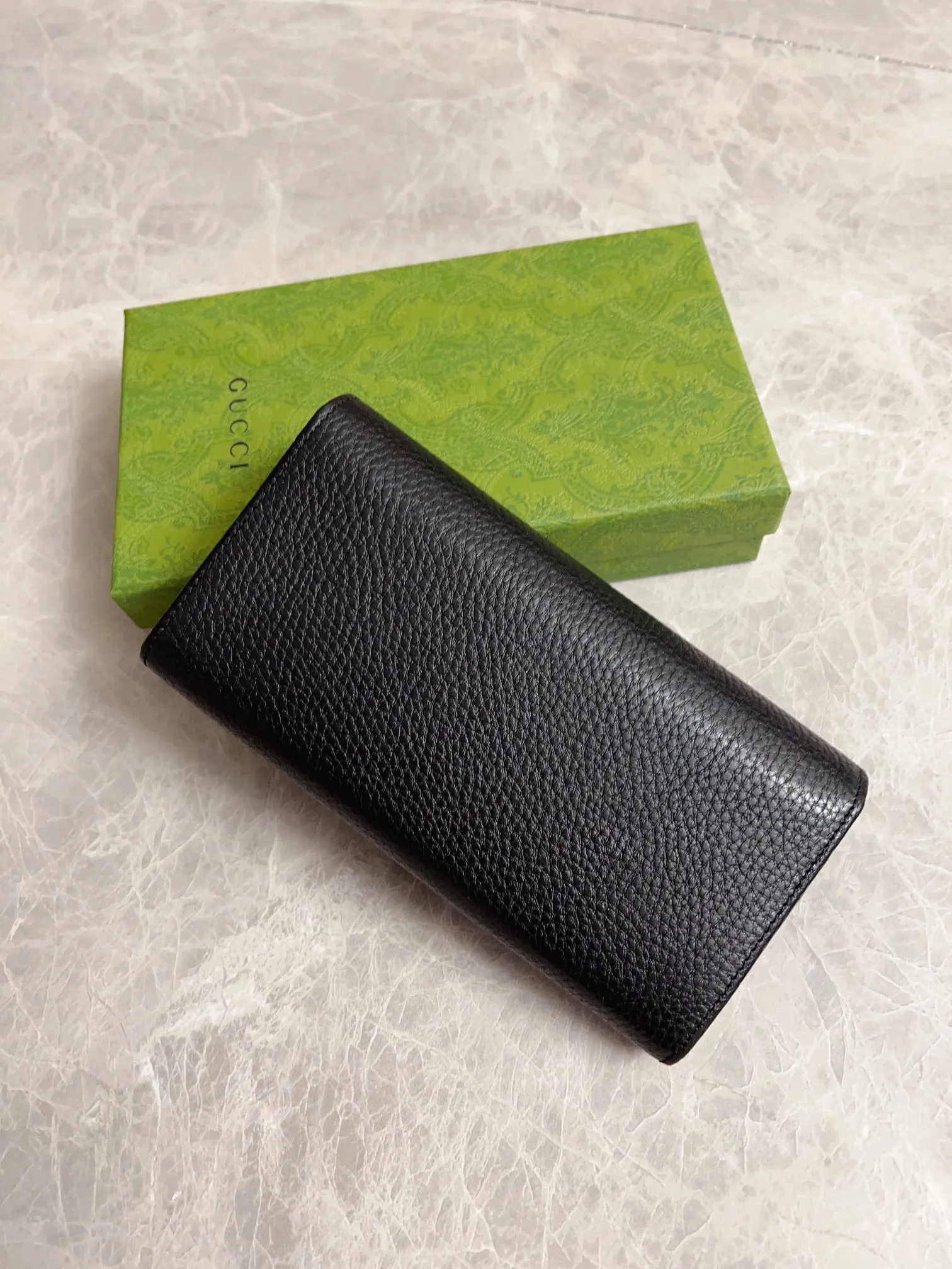 💰420 🇭🇺🇭🇺 New product, original quality! 🍁🍁Model number: 456116, imported natural cowhide leather🍁🍁With the latest double G metal logo🍁🍁Size: 19x 10x 2.5cm, color: black, exquisite and luxurious🍁🍁