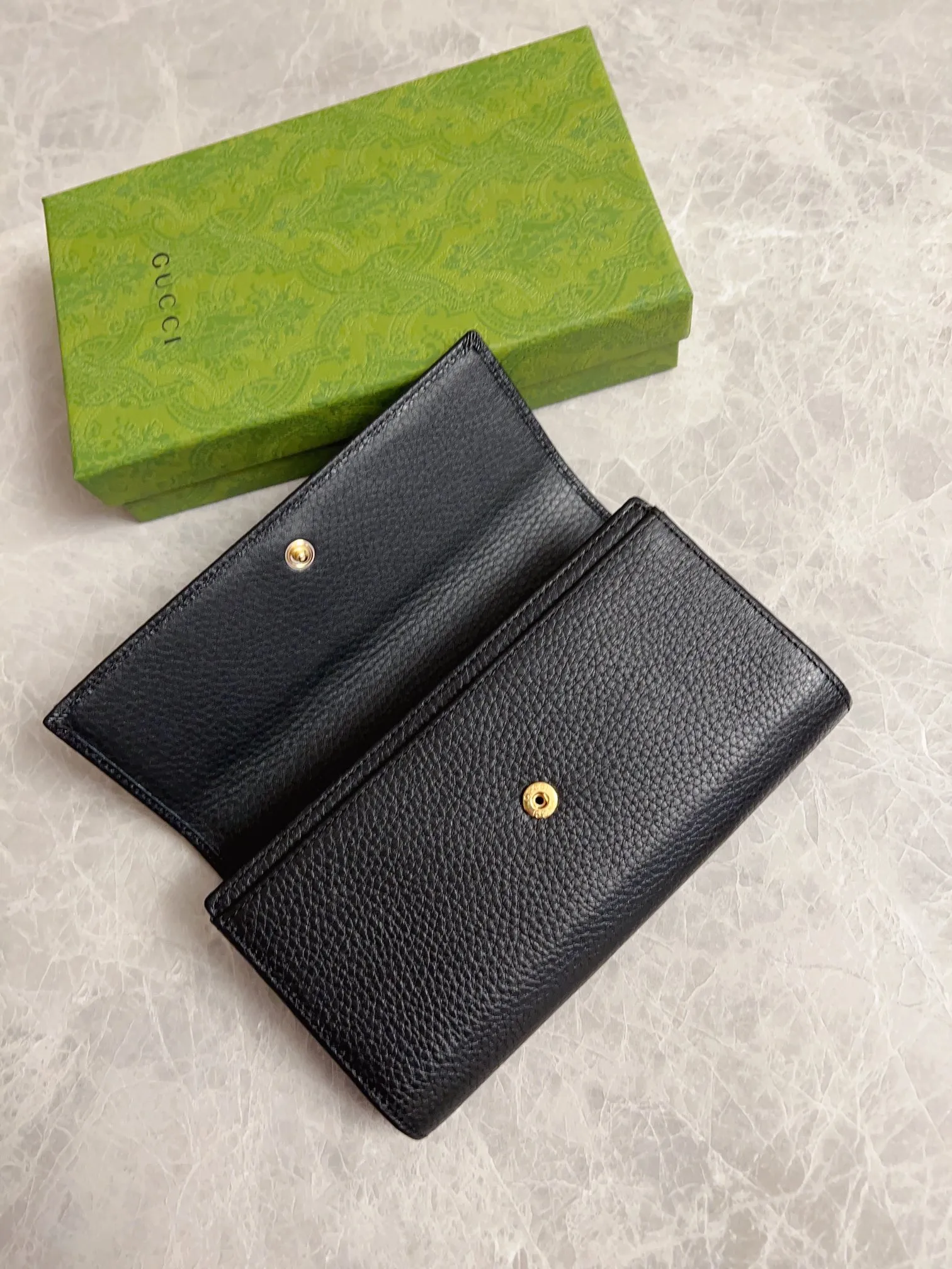 💰420 🇭🇺🇭🇺 New product, original quality! 🍁🍁Model number: 456116, imported natural cowhide leather🍁🍁With the latest double G metal logo🍁🍁Size: 19x 10x 2.5cm, color: black, exquisite and luxurious🍁🍁