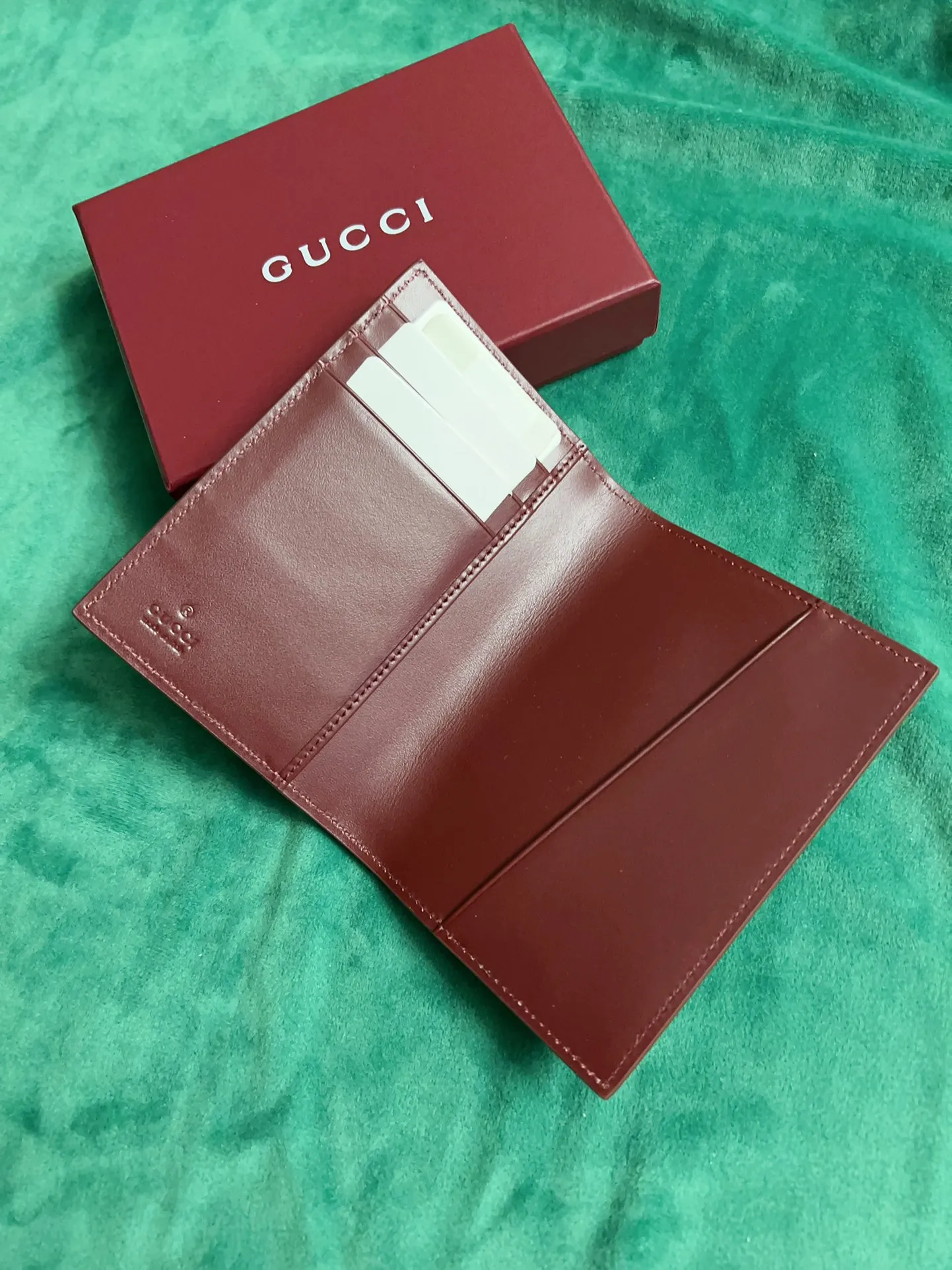 💰380🇭🇺🇭🇺New products on the official website! Exquisite passport holder🐹🐹PVC with burgundy calfskin, with cute and exquisite cartoon patterns on the leather! 🐹🐹Style number 810072, size: 14x10, 🐹🐹Little red cat, puppy, panda, owl, exquisite and cute! Original product!