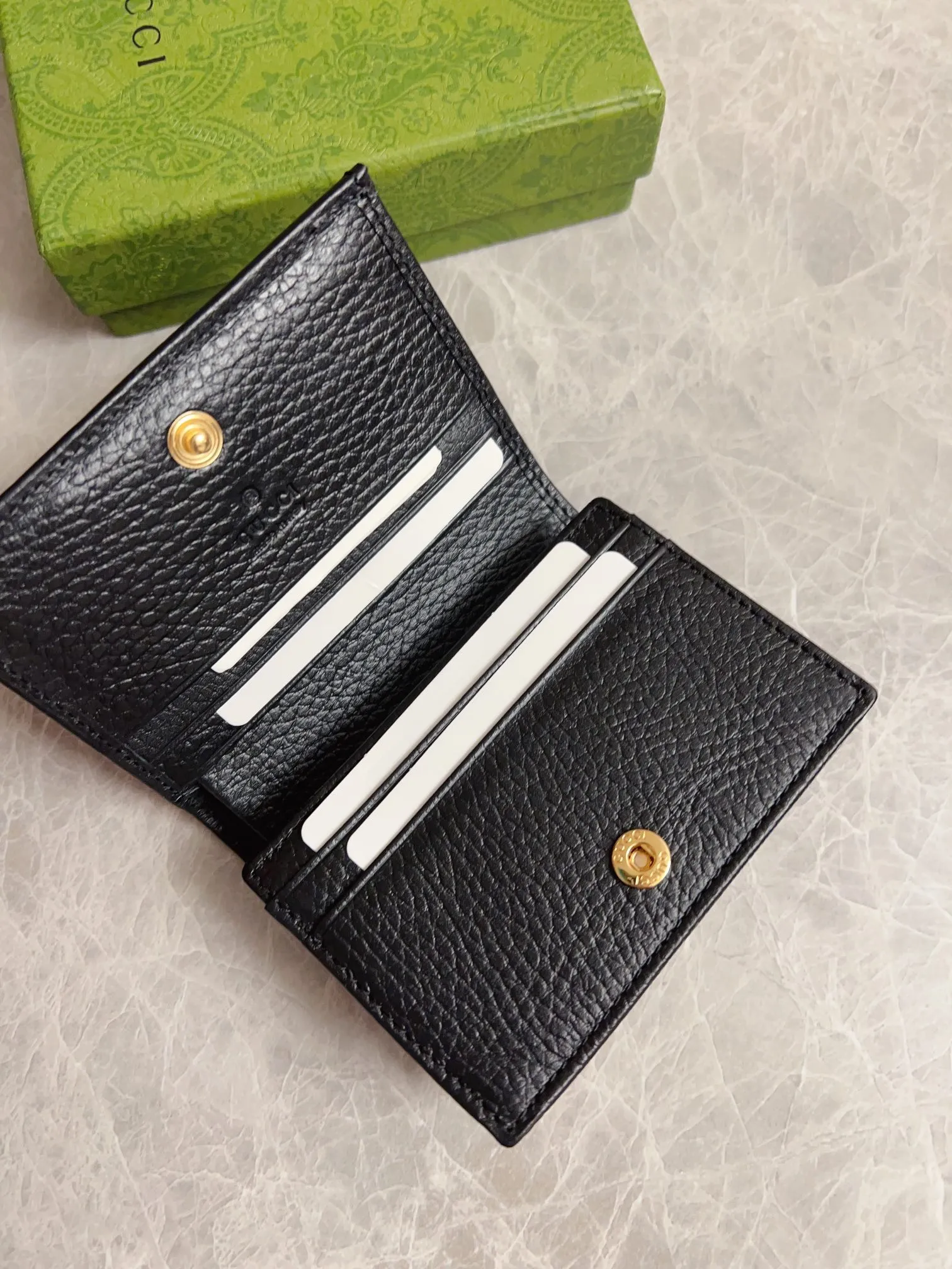 💰330 🇭🇺🇭🇺 New card holder ~ wallet, original quality! 🌾🌾Model number: 456126, imported natural cowhide leather🌾🌾with the latest double G metal logo🌾🌾Size: 11x 9x 3cm, color: black, bright red, nude pink, elephant gray, exquisite and luxurious🌾🌾