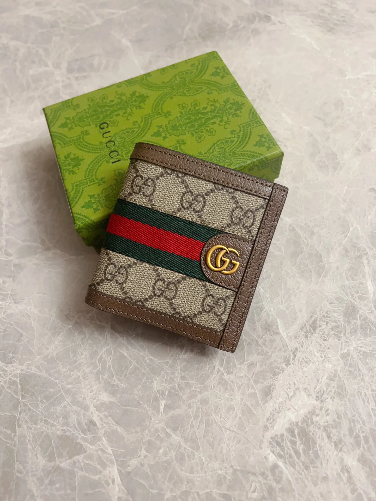 💰320 🇭🇺🇭🇺GucciO’s latest phidia series mid-length wallet bag, the Ophidia series items have endless retro feelings. Gray GG Supreme canvas, gray cowhide piping, palladium tone accessories Double G Model: 732016 Size: 10x 10cm Color: Brown/PVC.