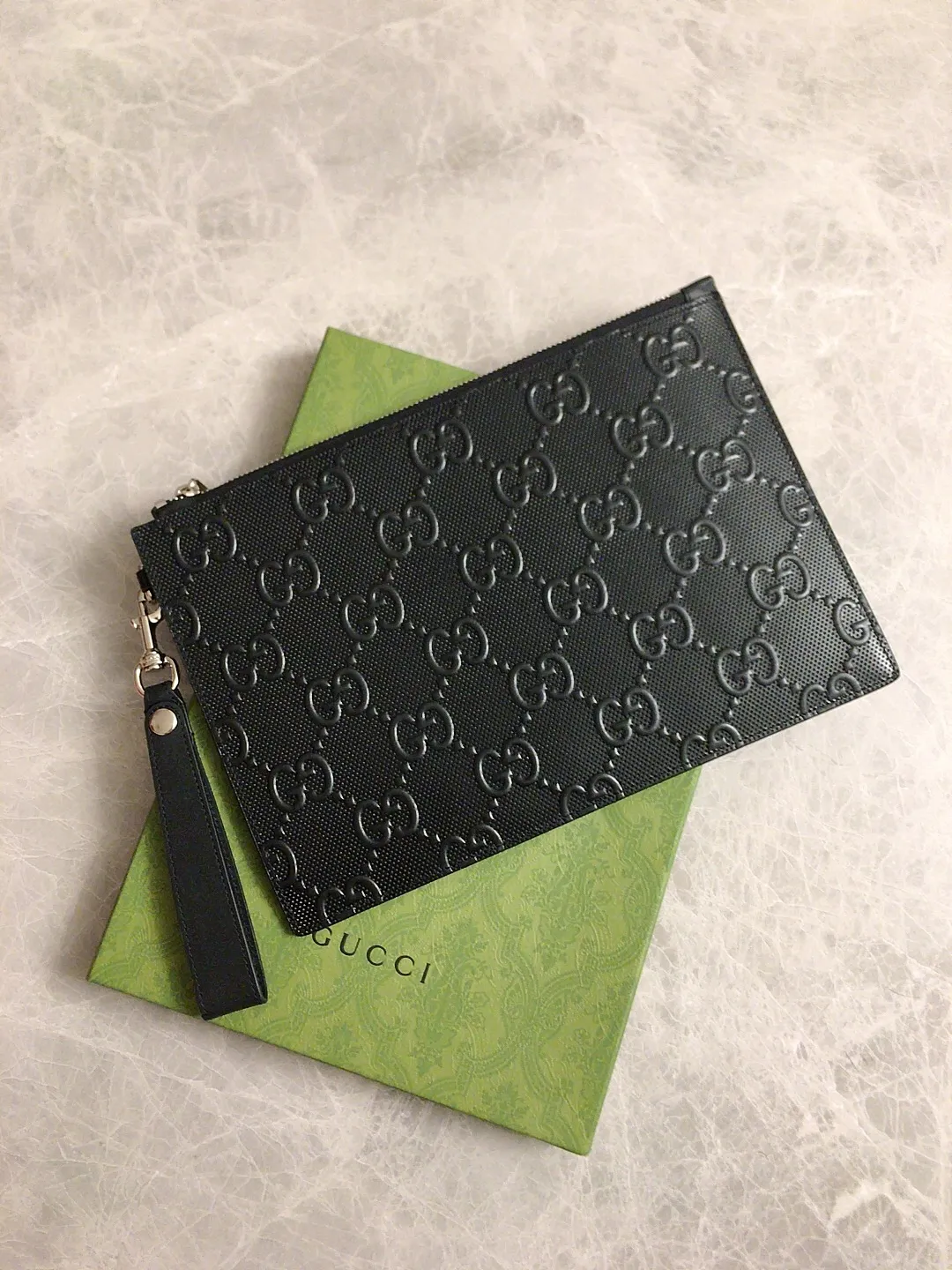 💰540 🇭🇺🇭🇺gucci~2020 early autumn new handbag🌂🌂GG original factory cowhide cleverly integrated into punching holes and brand logo double G embossing🌂🌂Highlight the extraordinary design quality, simple and elegant, super large capacity, very practical🌂🌂Detachable Italian leather wristband! Actual photo, model: 625569, color: Kepi, size: width 30.5×height 21×depth 1.5cm