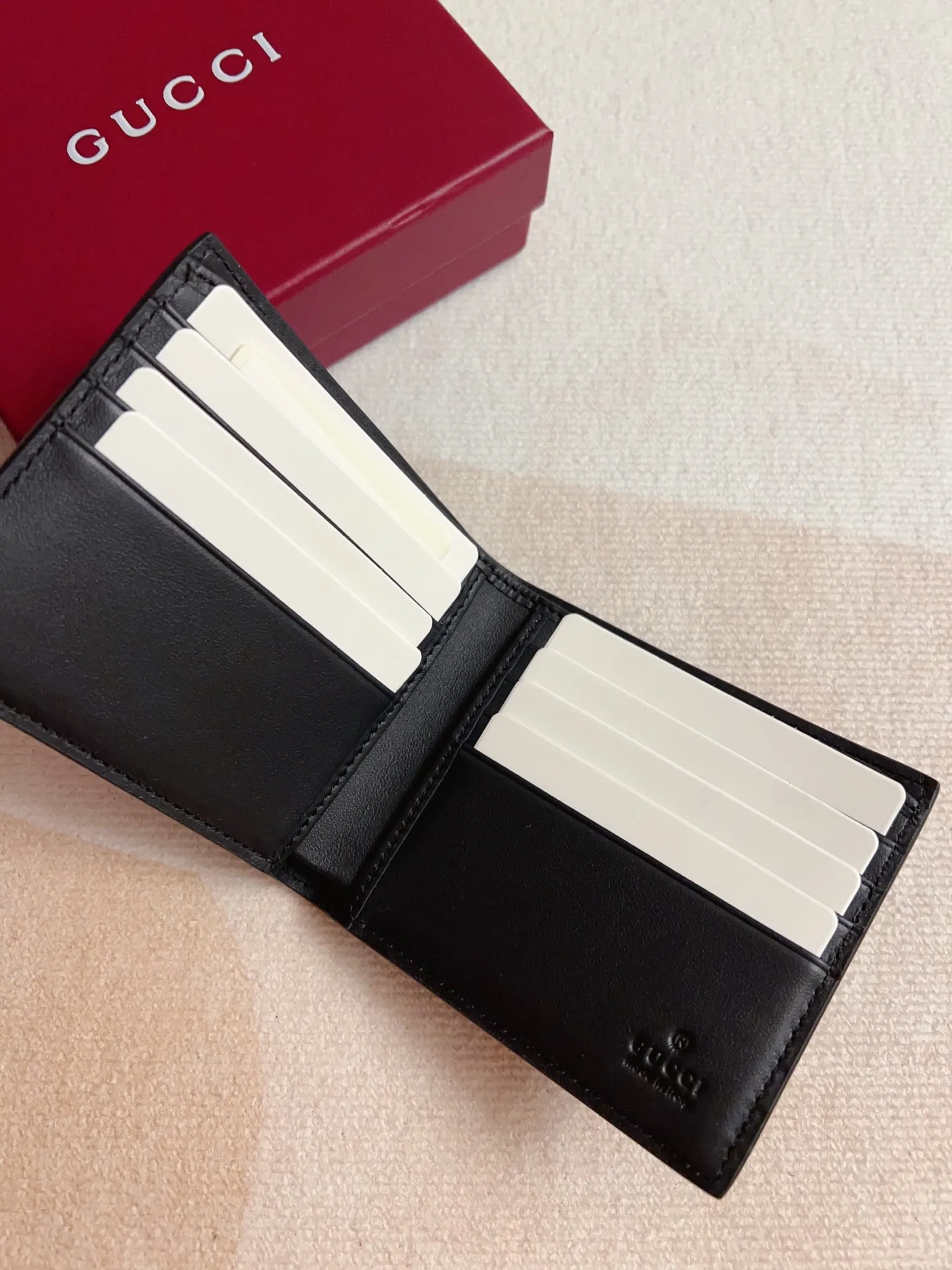 💰320🇭🇺🇭🇺New GG Emblem series super soft pink embossed/full leather wallet! 💋💋Model: 835001, size: 11x9cm