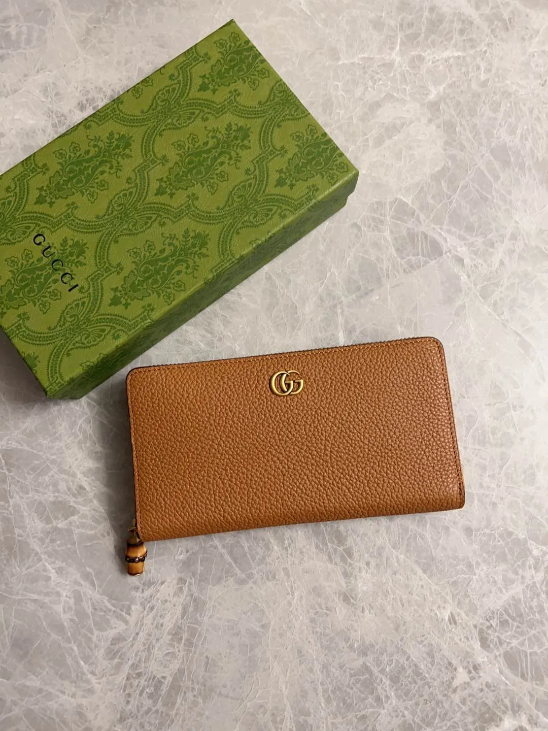 💰460 🇭🇺🇭🇺GG Marmont series long clips are available! Exquisite and generous! Model: 739499. Size: 19.5*11*3cm. Color: black/burgundy/brown/original leather.
