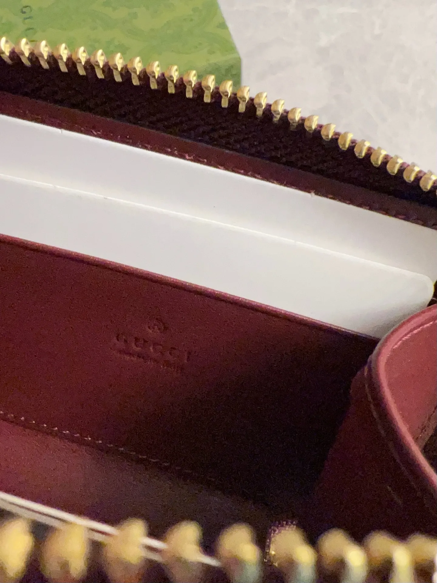 💰380 🇭🇺🇭🇺GG Marmont series🧼🧼Card holder~Business card collection in one🧼🧼Elegant and exquisite design, a must-have and versatile item! Super awesome! Model: 658549. Size: 11.5*8.5*3cm. Color: white~brown/PVC