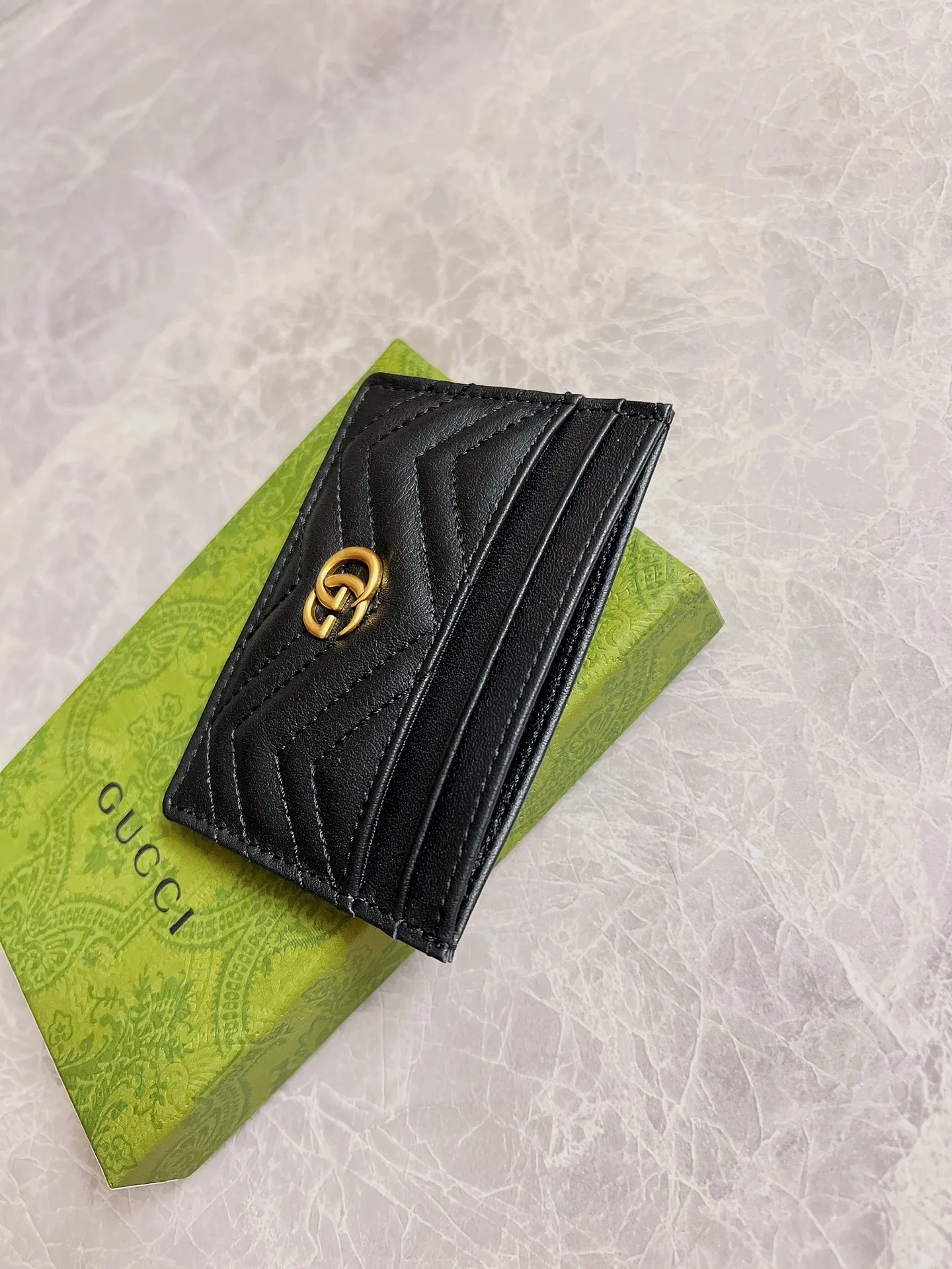 💰210 🇭🇺🇭🇺 The latest ~ GG Marmont card holder 🦄🦄 quilted with humanoid pattern, 🦄🦄 with GG logo pattern on the back, bronze hardware accessories 🦄🦄Model number: 443127, size: W10*H7cm, color: black, red, dark green, nude pink