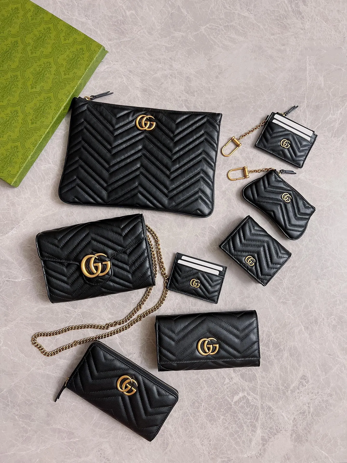 💰210 🇭🇺🇭🇺 The latest ~ GG Marmont card holder 🦄🦄 quilted with humanoid pattern, 🦄🦄 with GG logo pattern on the back, bronze hardware accessories 🦄🦄Model number: 443127, size: W10*H7cm, color: black, red, dark green, nude pink