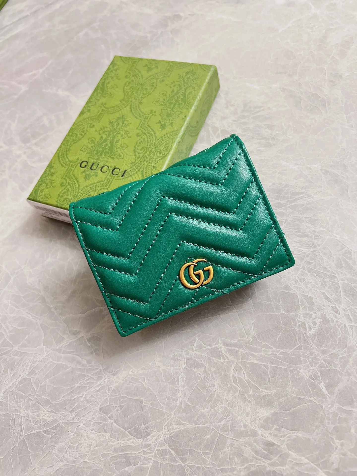 💰340 🇭🇺🇭🇺 The latest ~ GG Marmont card holder 👛👛 chevron pattern quilted original leather, 💋💋 GG logo pattern on the back, bronze hardware accessories 👛👛 Style number: 466492, size: W11*H8*D3 cm , Color: black, bright red, dark green, nude pink