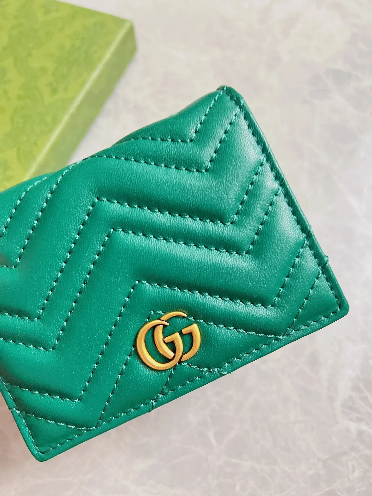 💰340 🇭🇺🇭🇺 The latest ~ GG Marmont card holder 👛👛 chevron pattern quilted original leather, 💋💋 GG logo pattern on the back, bronze hardware accessories 👛👛 Style number: 466492, size: W11*H8*D3 cm , Color: black, bright red, dark green, nude pink