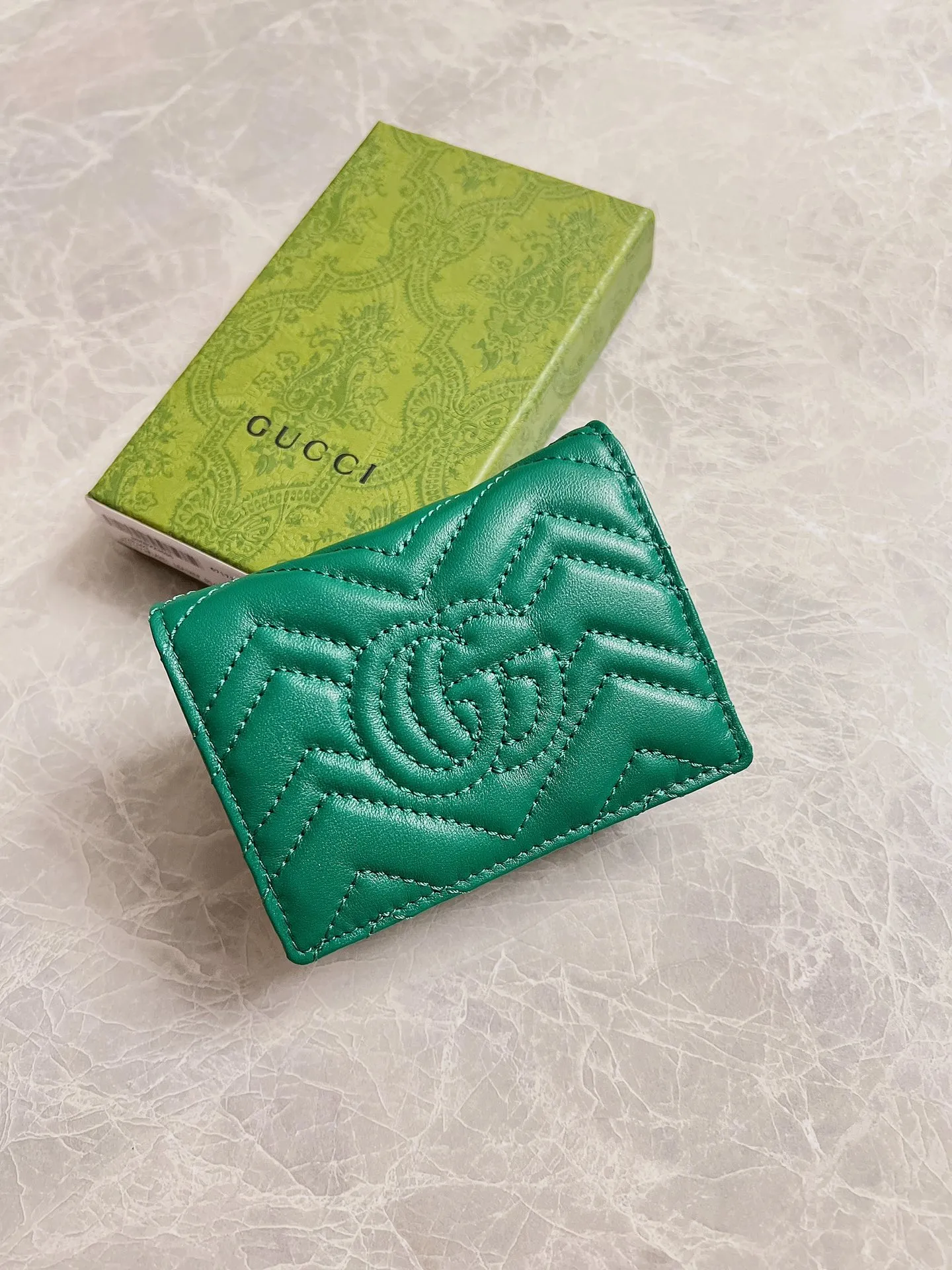 💰340 🇭🇺🇭🇺 The latest ~ GG Marmont card holder 👛👛 chevron pattern quilted original leather, 💋💋 GG logo pattern on the back, bronze hardware accessories 👛👛 Style number: 466492, size: W11*H8*D3 cm , Color: black, bright red, dark green, nude pink