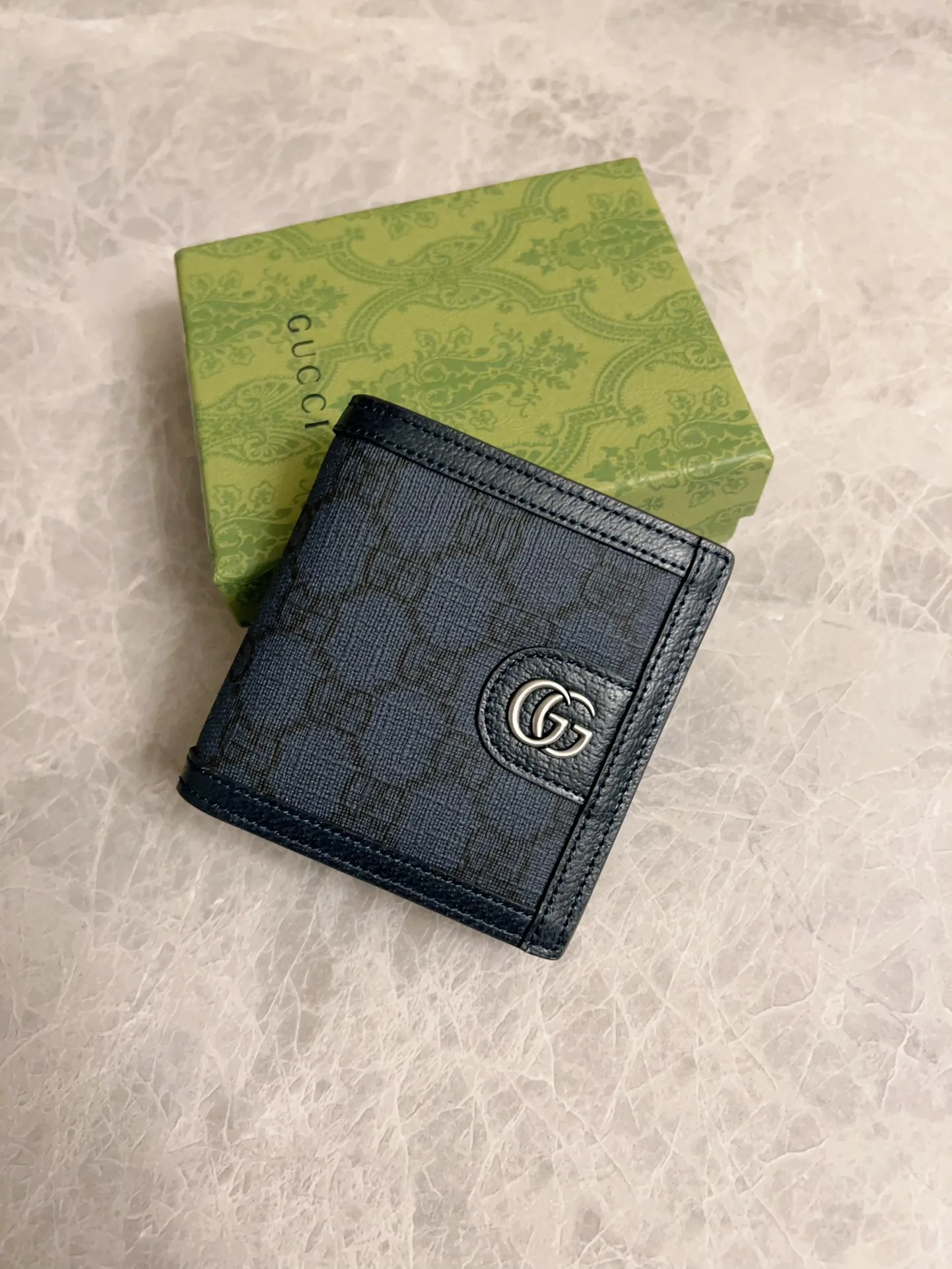 💰320 🇭🇺🇭🇺GucciO’s latest phidia series mid-length wallet bag, the Ophidia series items have endless retro feelings. Dark blue GG Supreme canvas, dark blue cowhide piping, palladium tone hardware Double G Model: 732016 Dimensions: 10x 10cm Color: dark blue/pvc.