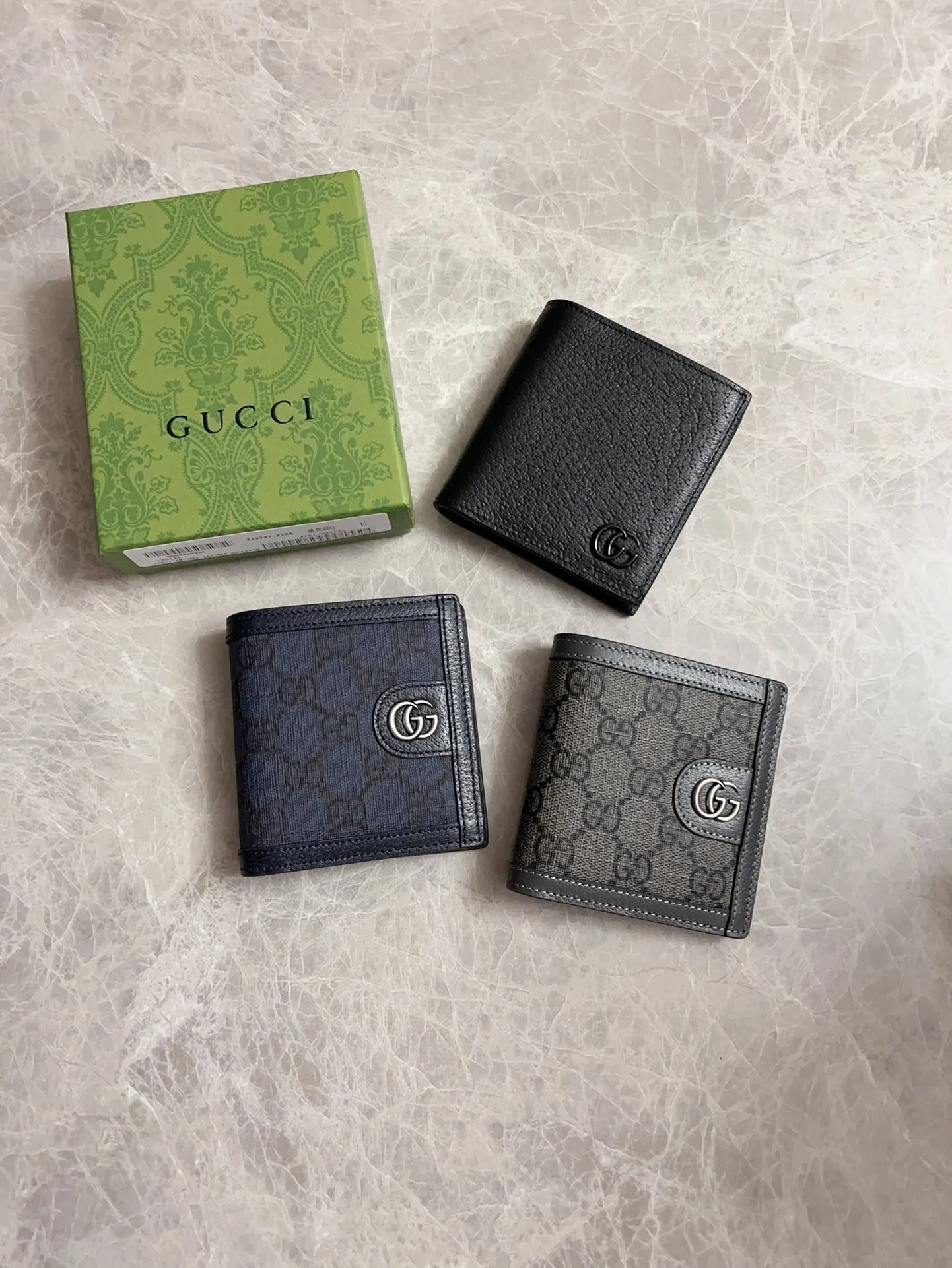 💰320 🇭🇺🇭🇺GucciO’s latest phidia series mid-length wallet bag, the Ophidia series items have endless retro feelings. Dark blue GG Supreme canvas, dark blue cowhide piping, palladium tone hardware Double G Model: 732016 Dimensions: 10x 10cm Color: dark blue/pvc.