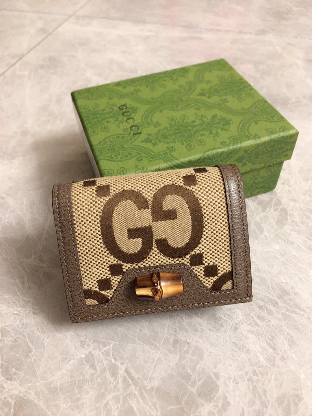 💰400🇭🇺🇭🇺Gucci Diana Bamboo Wallet ~ Card Holder, 🪅🪅 integrates the brand’s recognizable elements, with ingeniously decorated bamboo accessories and monogram details. 🪅🪅This wallet is made of Double G pattern canvas, with unique dimensions and a modern feel. 🪅🪅Model: 658244, size: 11cm×8cm×2.5cm