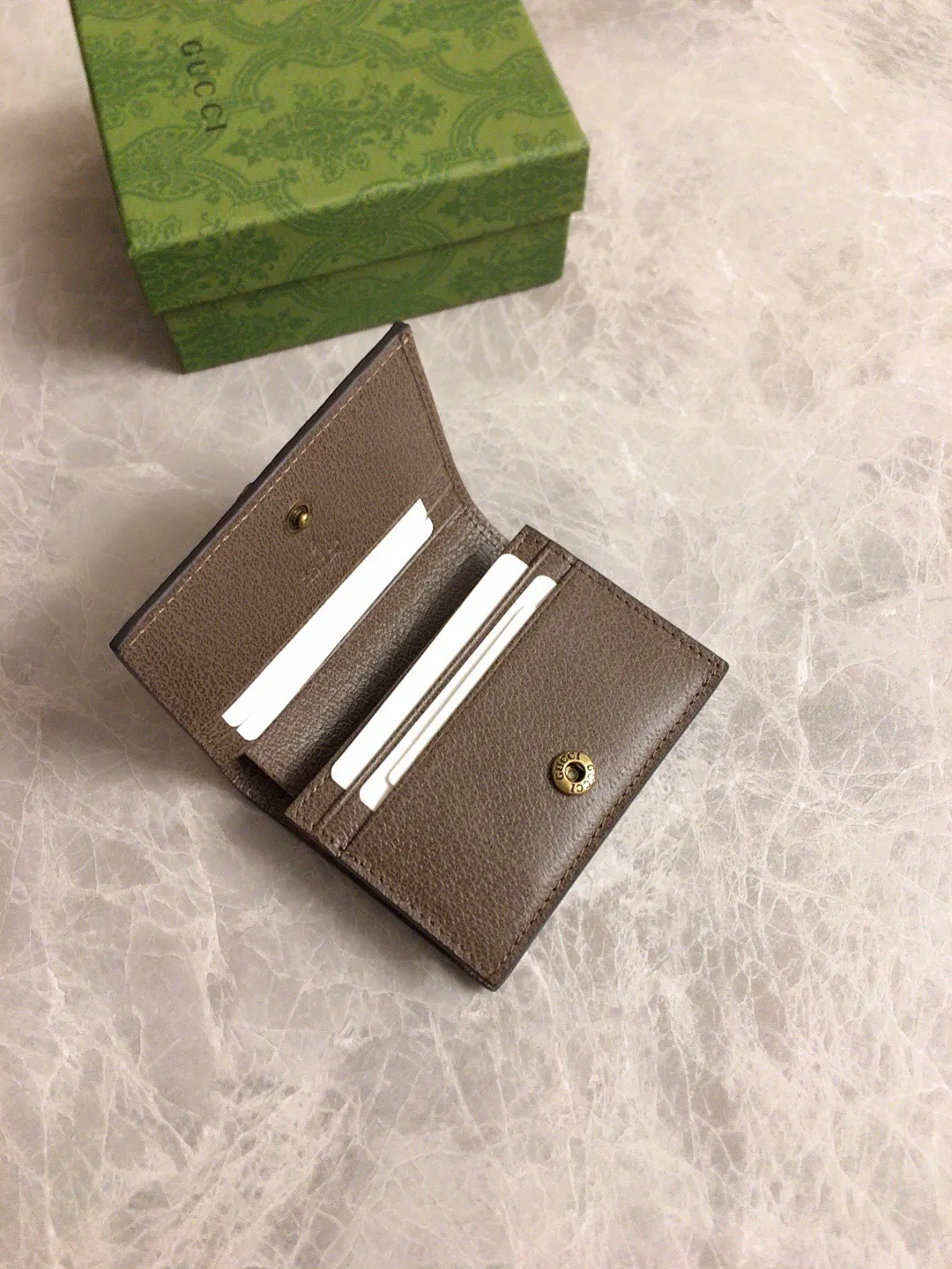 💰400🇭🇺🇭🇺Gucci Diana Bamboo Wallet ~ Card Holder, 🪅🪅 integrates the brand’s recognizable elements, with ingeniously decorated bamboo accessories and monogram details. 🪅🪅This wallet is made of Double G pattern canvas, with unique dimensions and a modern feel. 🪅🪅Model: 658244, size: 11cm×8cm×2.5cm