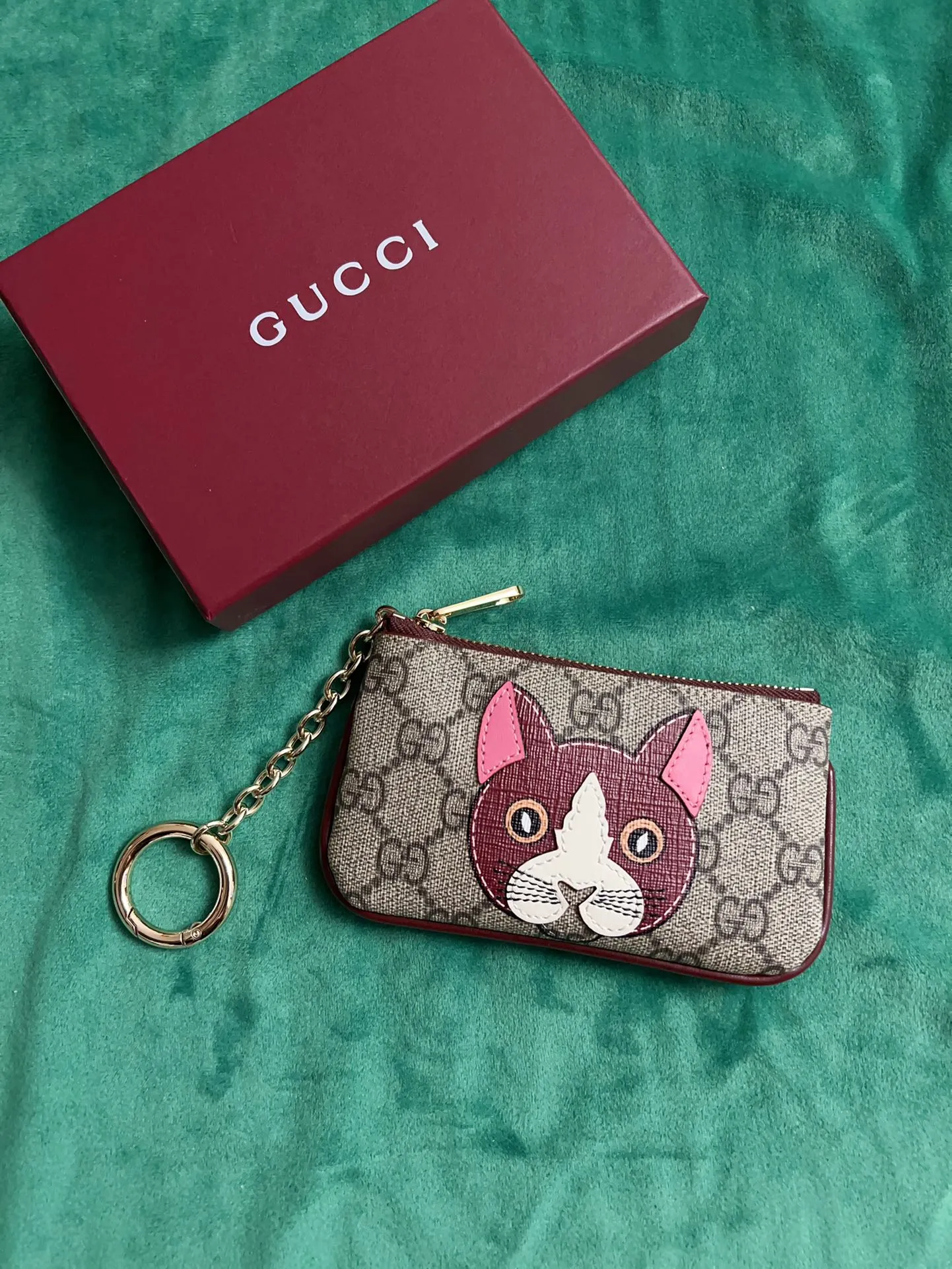 💰360 🇭🇺🇭🇺New products on official website! Exquisite key bag 🔑 ~ lipstick bag 💄🐹🐹 pvc with burgundy calfskin, with cute and exquisite cartoon patterns on the leather! 🐹🐹Style number 818768, size: 12x8x1.5cm, 🐹🐹Little red cat, puppy, panda, owl, exquisite and cute! Original product!