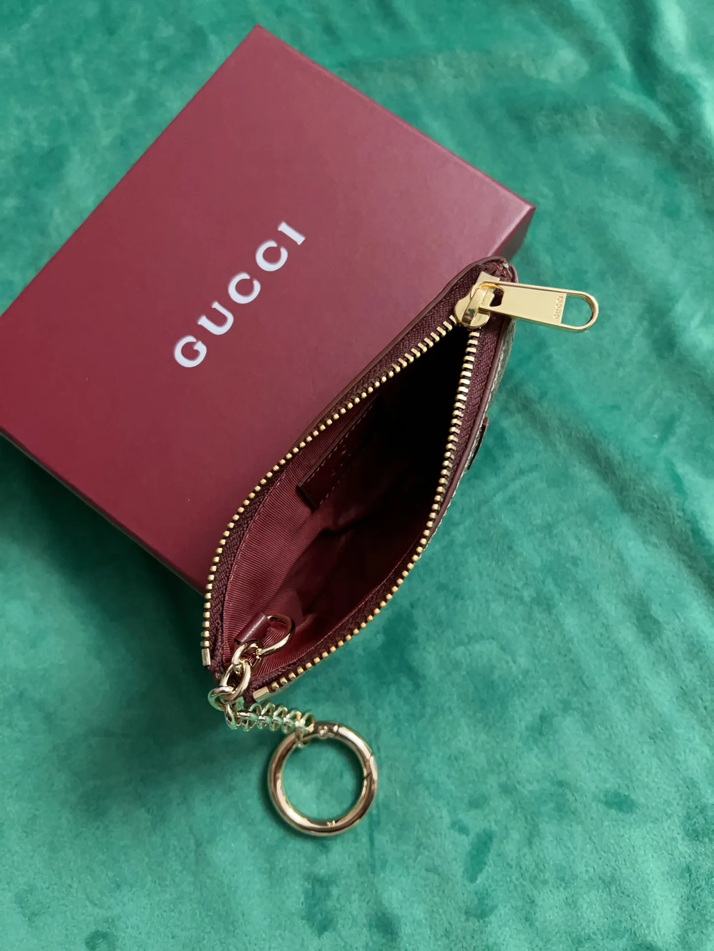 💰360 🇭🇺🇭🇺New products on official website! Exquisite key bag 🔑 ~ lipstick bag 💄🐹🐹 pvc with burgundy calfskin, with cute and exquisite cartoon patterns on the leather! 🐹🐹Style number 818768, size: 12x8x1.5cm, 🐹🐹Little red cat, puppy, panda, owl, exquisite and cute! Original product!