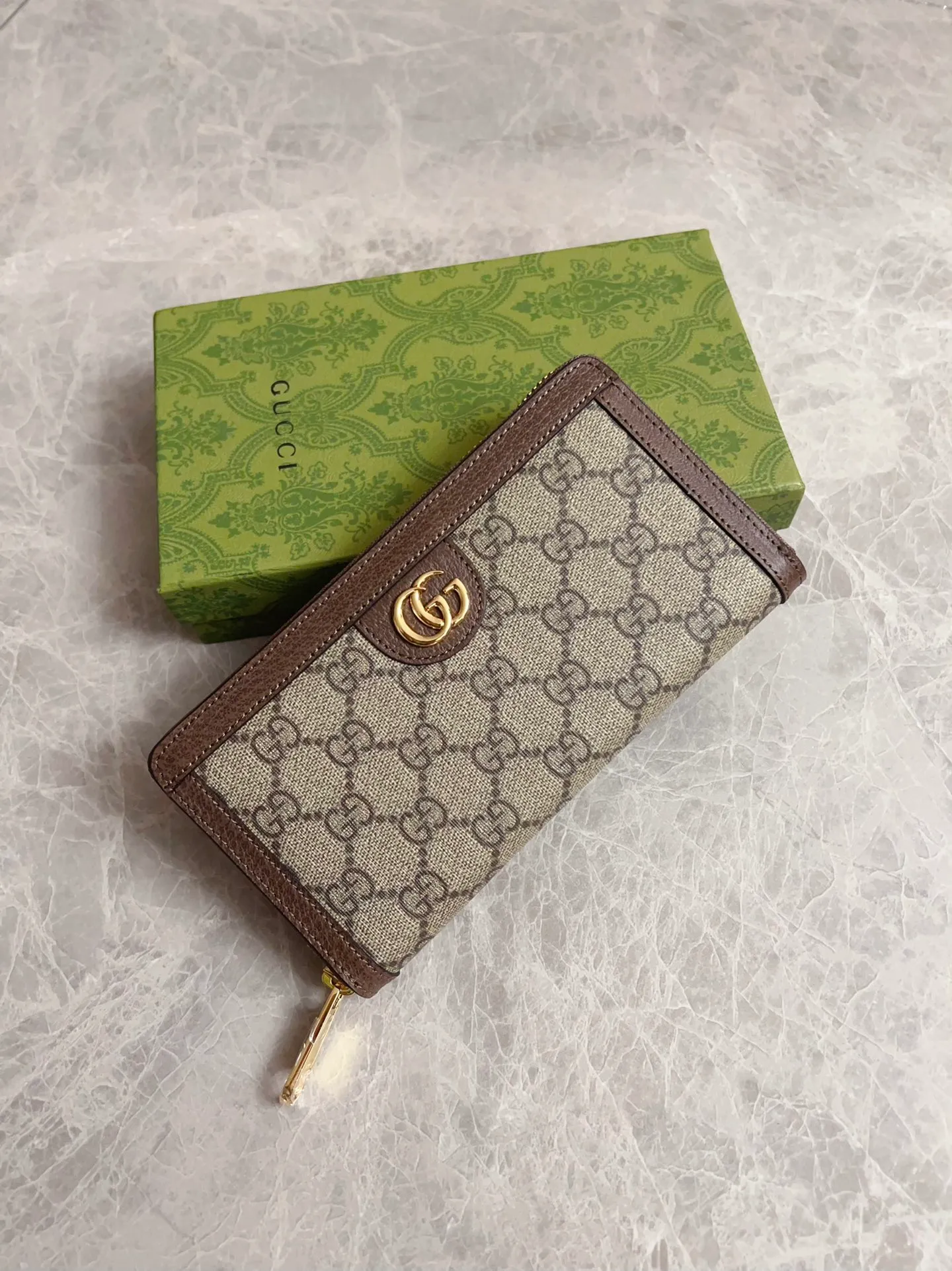 💰440 🇭🇺🇭🇺GucciO’s latest phidia series zipper bag, Ophidia series items have endless retro feelings. GG Supreme canvas, cowhide piping, palladium tone hardware Double G Model: 772305 Dimensions: 19x 10x2.5cm Color: Brown/PVC.