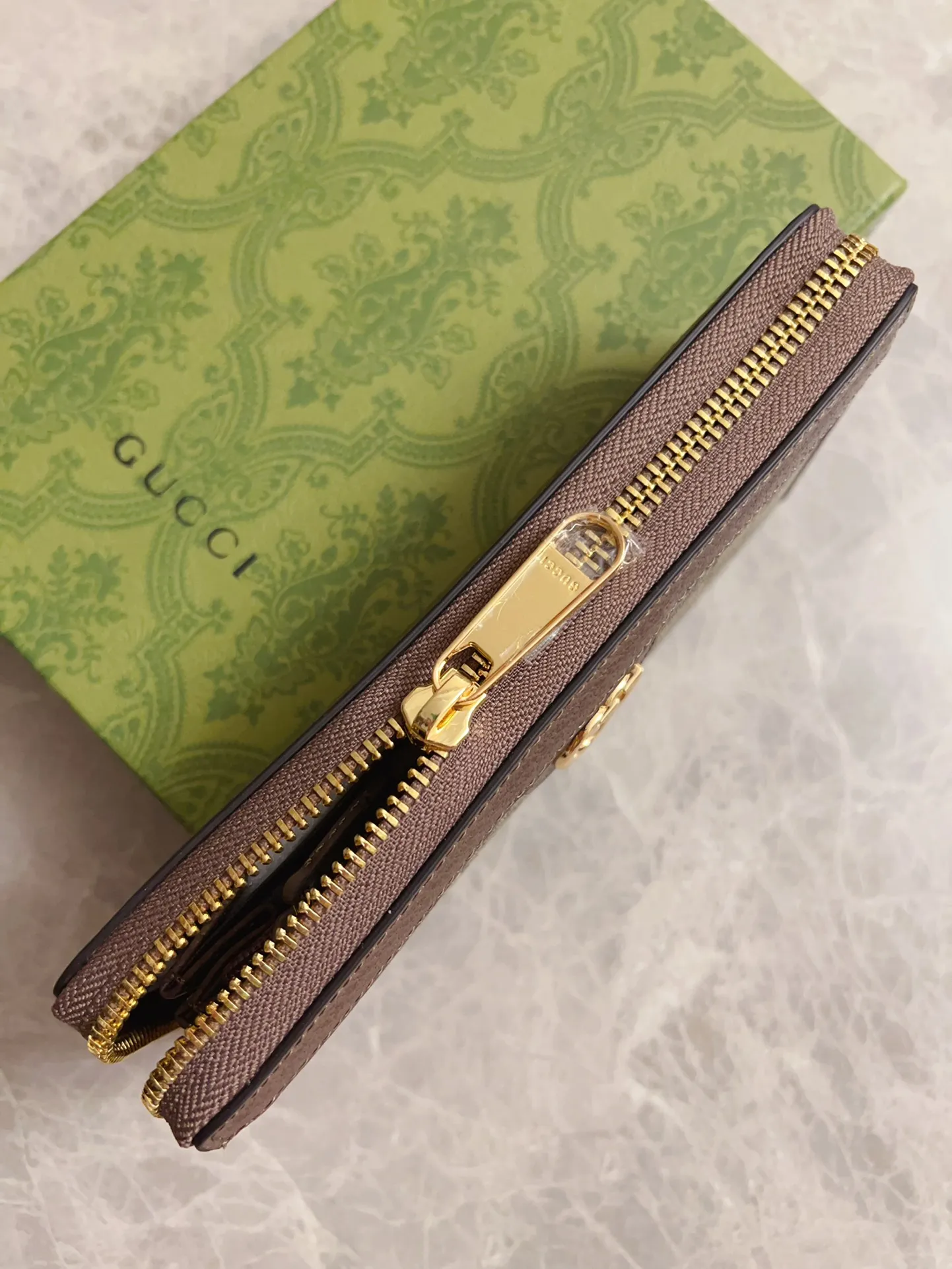 💰440 🇭🇺🇭🇺GucciO’s latest phidia series zipper bag, Ophidia series items have endless retro feelings. GG Supreme canvas, cowhide piping, palladium tone hardware Double G Model: 772305 Dimensions: 19x 10x2.5cm Color: Brown/PVC.