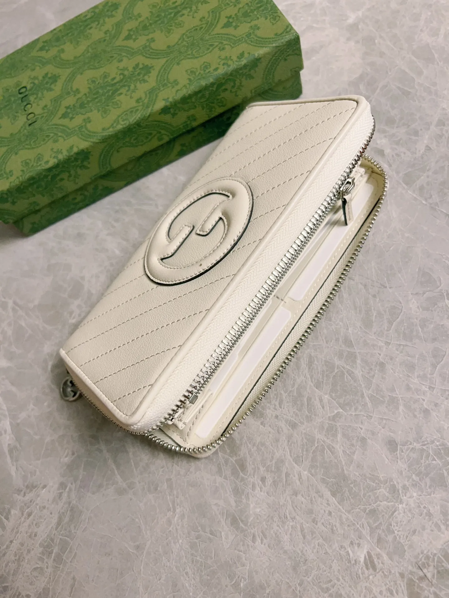 💰480🇭🇺🇭🇺Gucci Blondie series full zipper wallet Model: 760312 Size: 11 (length) x 19.5 (width) x 3cm (thickness) Color: white/original leather. Made in Italy