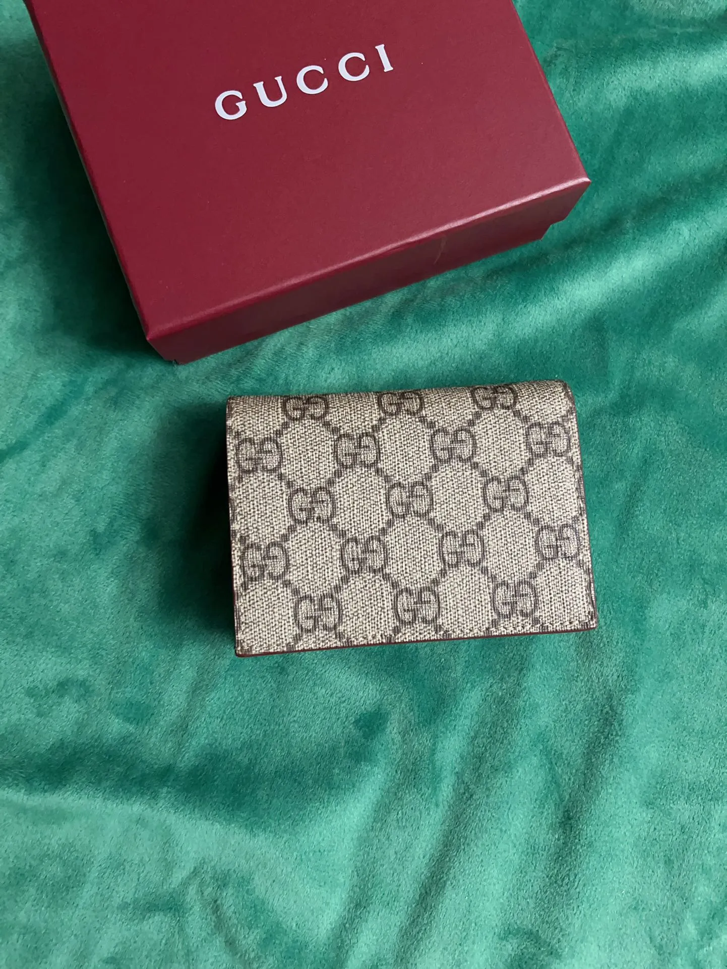 💰360 🇭🇺🇭🇺New products on official website! Exquisite small card holder~wallet🐹🐹PVC with burgundy calfskin, with cute and exquisite cartoon patterns on the leather! 🐹🐹Style number 818767, size: 11x8x3cm, 🐹🐹Little red cat, puppy, panda, owl, exquisite and cute! Original product!