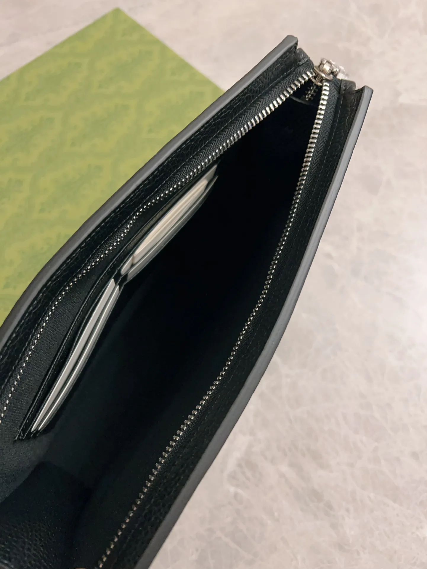 💰700 🇭🇺🇭🇺Counter quality, top-quality original goods, real photos! 🧬🧬Model number: 771155 Black leather🧬🧬Size: 26x18x6cm