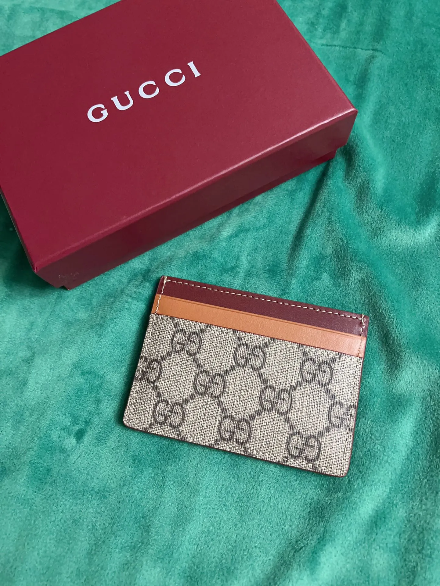 💰260 🇭🇺🇭🇺New product on official website! Exquisite small card holder PVC with burgundy calfskin, 🤡🤡cut and printed with cute and exquisite cartoon patterns! 🤡🤡Style number 818769, size: 11x7cm, 🤡🤡little red cat, puppy, panda, owl, exquisite and cute! Original product!