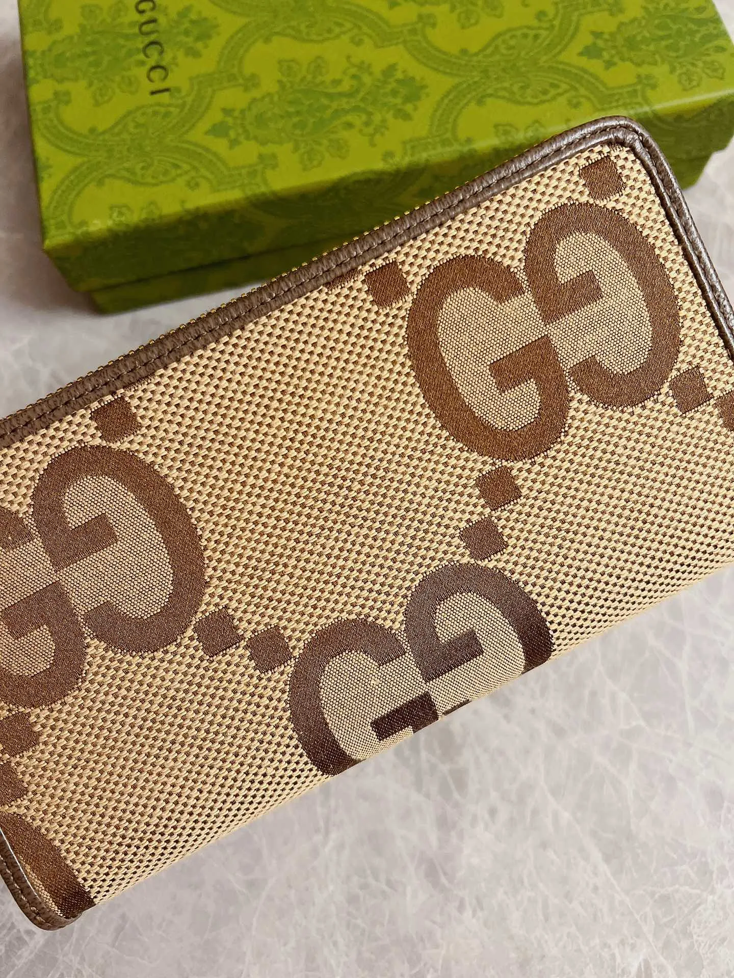 💰440🇭🇺🇭🇺Top original order! The Gucci Diana full-zip wallet incorporates the brand's most recognizable elements, with ingenious monogram details. This wallet is made of double-G pattern canvas, with unique dimensions and unique dimensions. It is simple and elegant, exuding a modern atmosphere. Model: 699316, size: 19cm×10.5cm×2cm