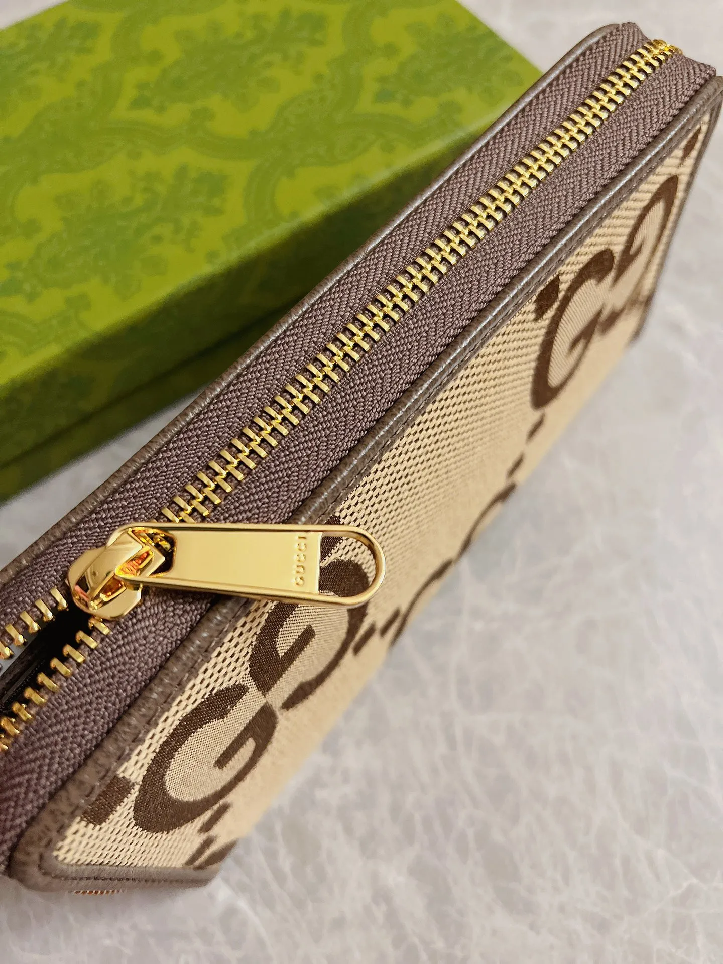 💰440🇭🇺🇭🇺Top original order! The Gucci Diana full-zip wallet incorporates the brand's most recognizable elements, with ingenious monogram details. This wallet is made of double-G pattern canvas, with unique dimensions and unique dimensions. It is simple and elegant, exuding a modern atmosphere. Model: 699316, size: 19cm×10.5cm×2cm