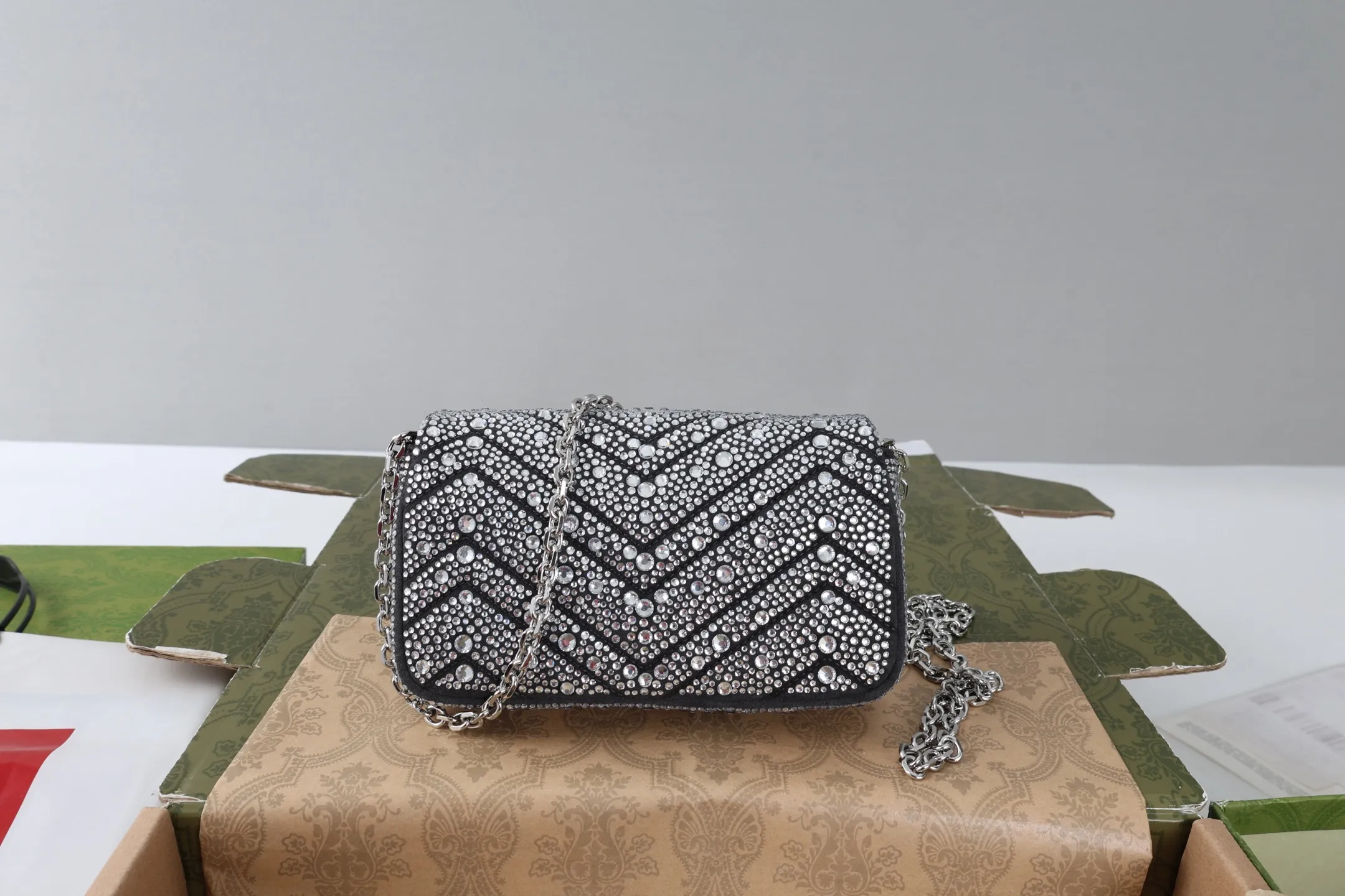 All categories Official website "Brand Women's Bags" Women's Bags 💙 GUCCI 2026 GUCCI new crossbody shoulder bag