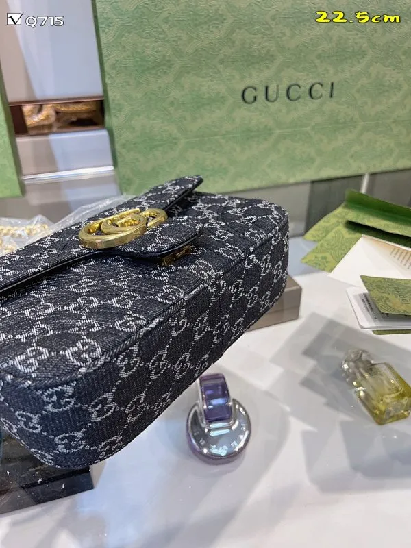 All categories Official website "Brand Women's Bags" Women's Bags 💙 GUCCI 2022 official new Gucci crossbody bag wholesale 58001400 High quality Specifications: 22.5-14 CM