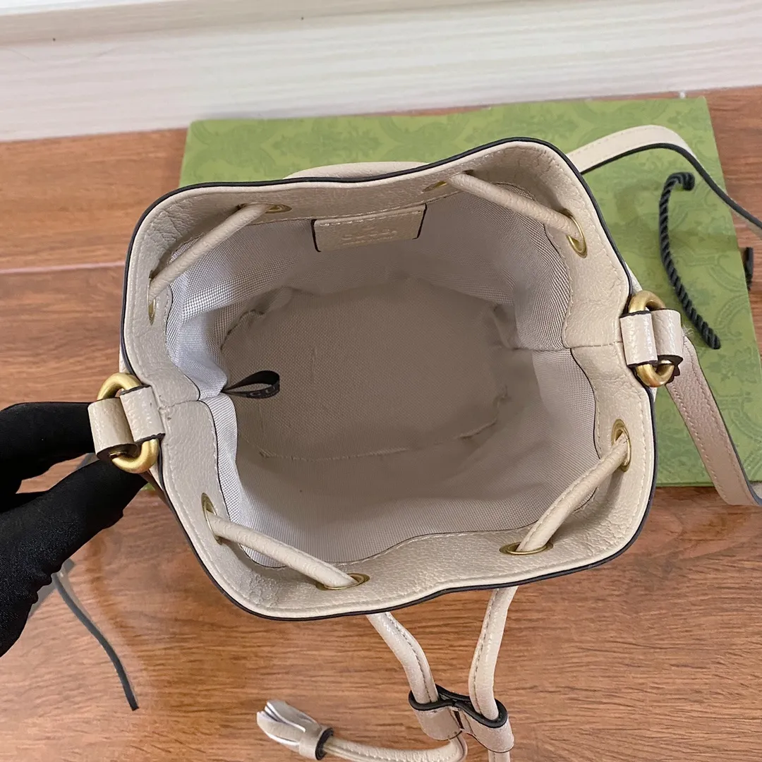 All categories Official website "Brand Women's Bags" Women's Bags 💙 GUCCI 2022 Official New Gucci Bucket Bag Wholesale 58001600 High Quality Specifications: 18.5-15-9CM
