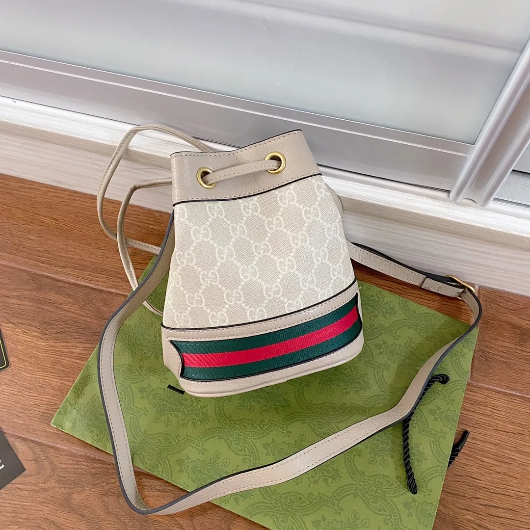 All categories Official website "Brand Women's Bags" Women's Bags 💙 GUCCI 2022 Official New Gucci Bucket Bag Wholesale 58001600 High Quality Specifications: 18.5-15-9CM