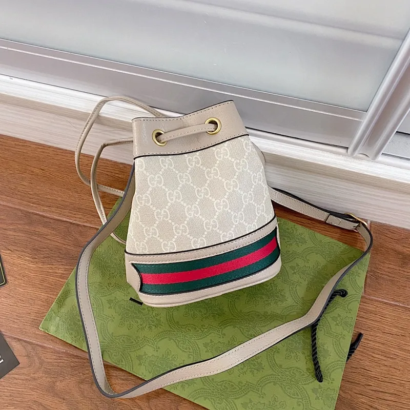 All categories Official website "Brand Women's Bags" Women's Bags 💙 GUCCI 2022 Official New Gucci Bucket Bag Wholesale 58001600 High Quality Specifications: 18.5-15-9CM