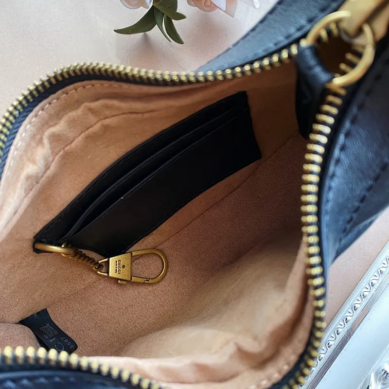 All Categories Official Website "Brand Women's Bags" Women's Bags 💙 GUCCI 2022 Official New Gucci Underarm Bag Wholesale 58001900 High Quality Specifications: 21-11-5CM