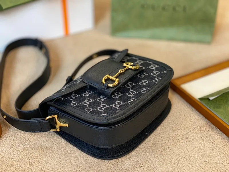 All categories Official website "Brand Women's Bags" Women's Bags 💙 GUCCI 2022 Official New Gucci Crossbody Bag Wholesale 58001600 High Quality Specifications: 22-15 CM